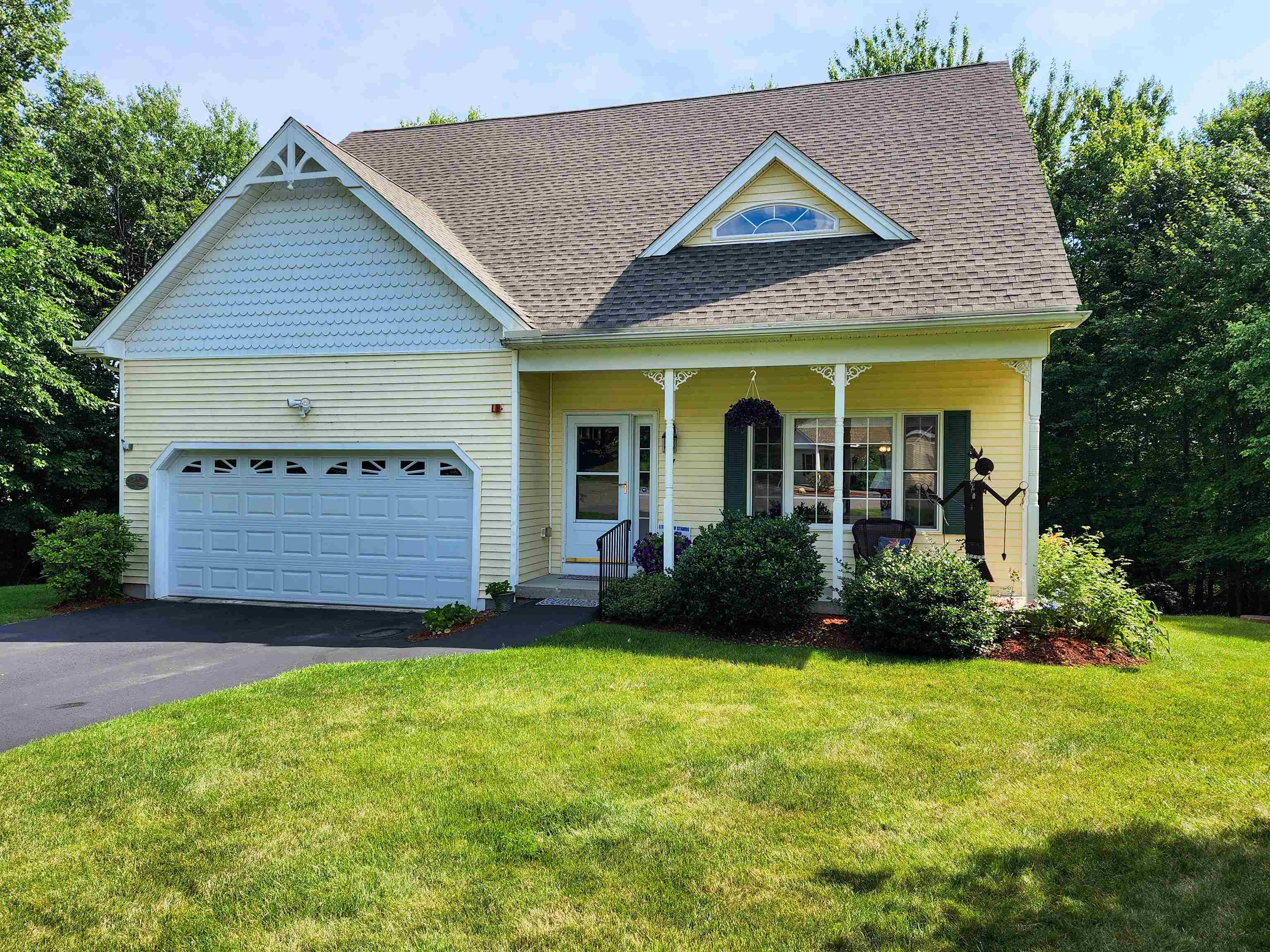 MLS 5002629: 7 Sugar Hill Lane, Litchfield NH