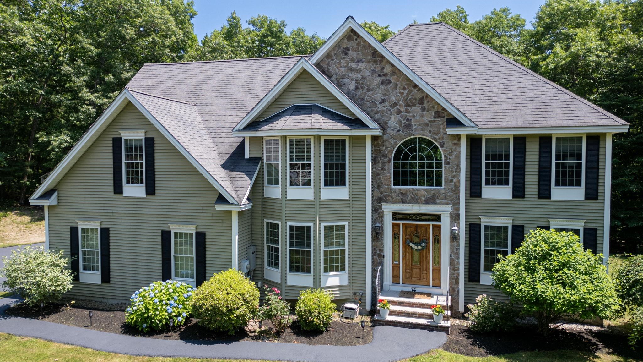 MLS 5002667: 74 Stonepost Road, Pelham NH