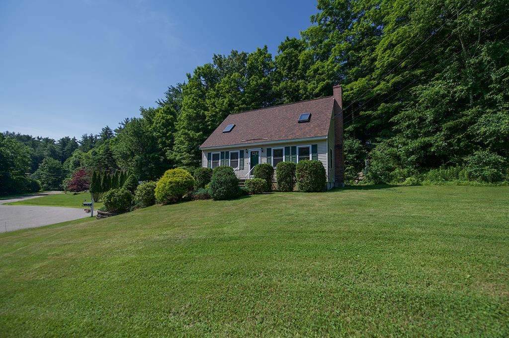 MLS 5002747: 5 Deer Hollow Road, Plaistow NH