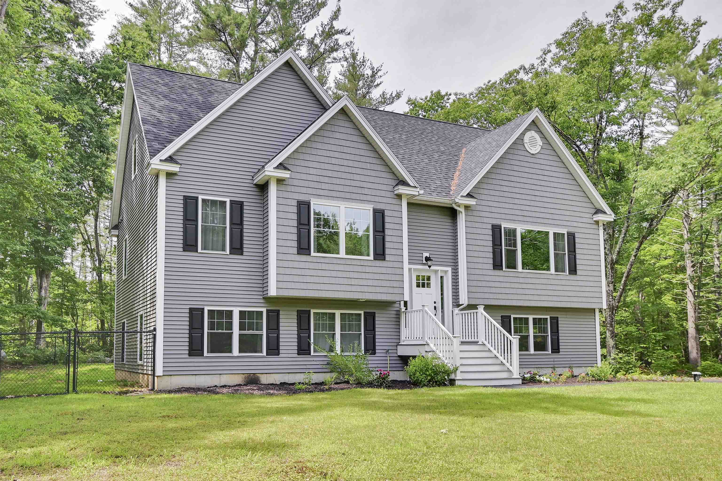 MLS 5002840: 727 Washington Street, Barrington NH