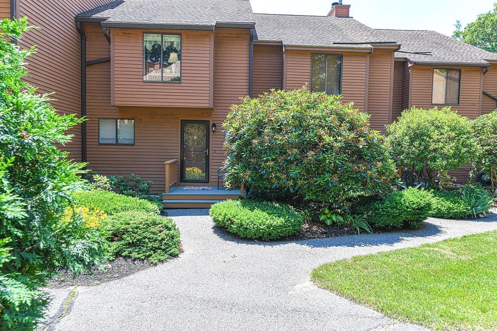 MLS 5002962: 101 Dunvegan Woods Drive, Hampton NH