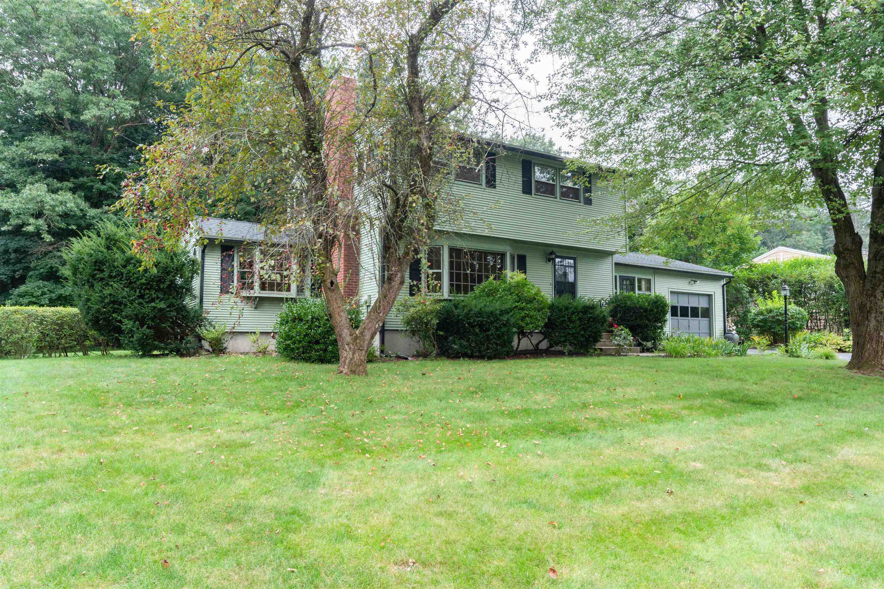 MLS 5003253: 13 Massachusetts Drive, Nashua NH