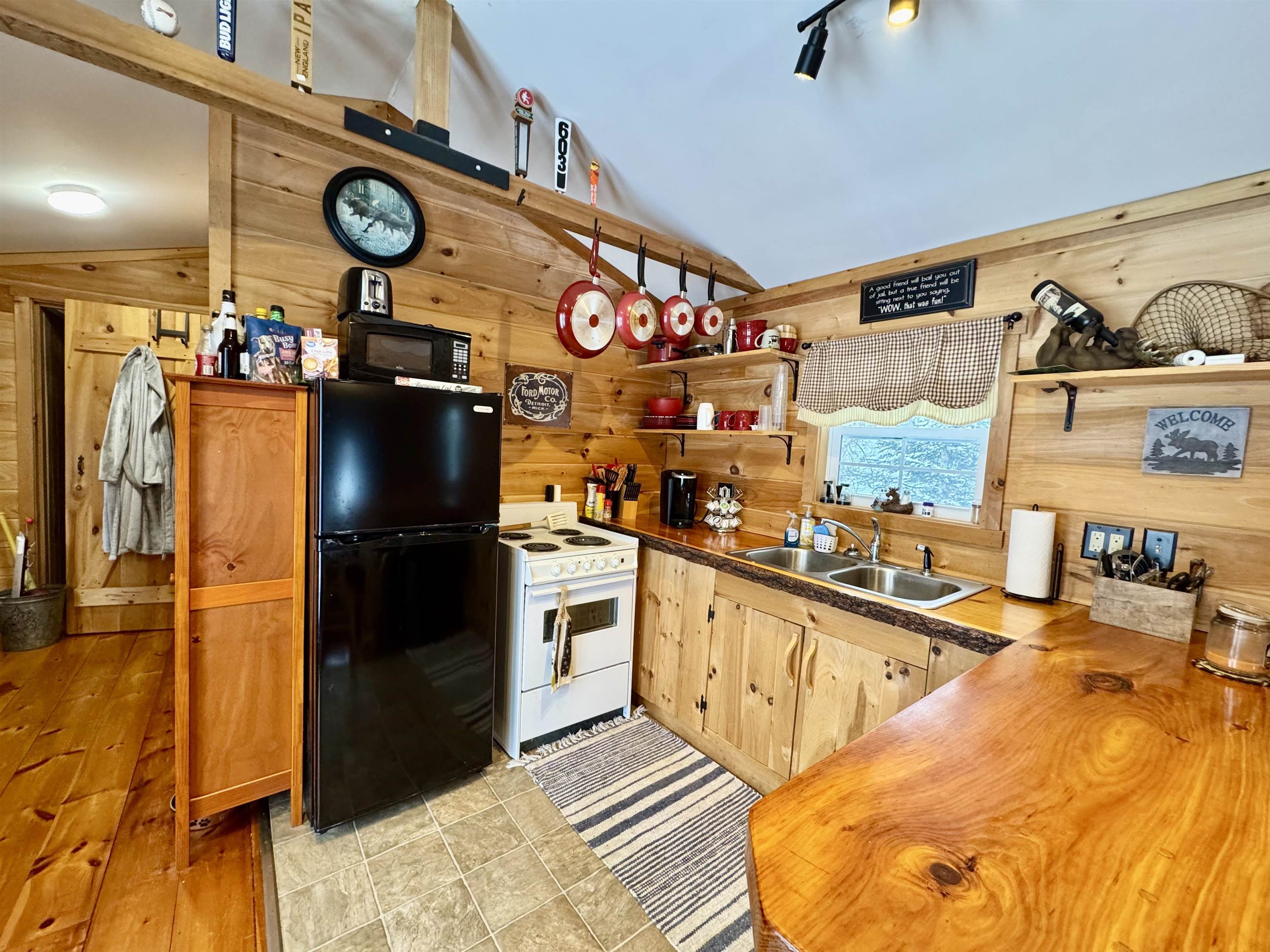 Homes for sale in Stewartstown, NH | 13 Darwin Dr, Stewartstown, NH 03597 | MLS# 5003710