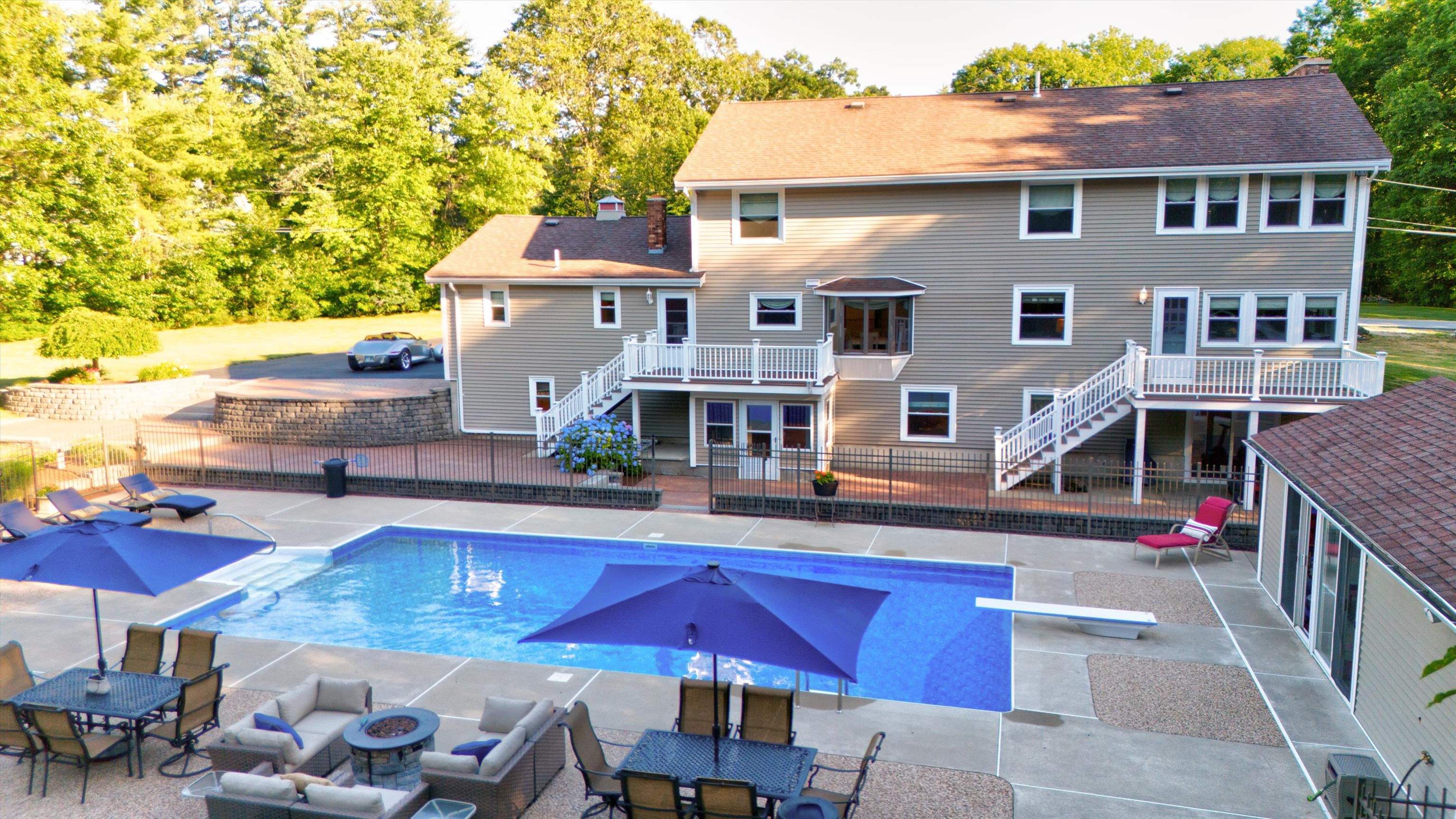 MLS 5004035: 2 Tallant Road, Pelham NH