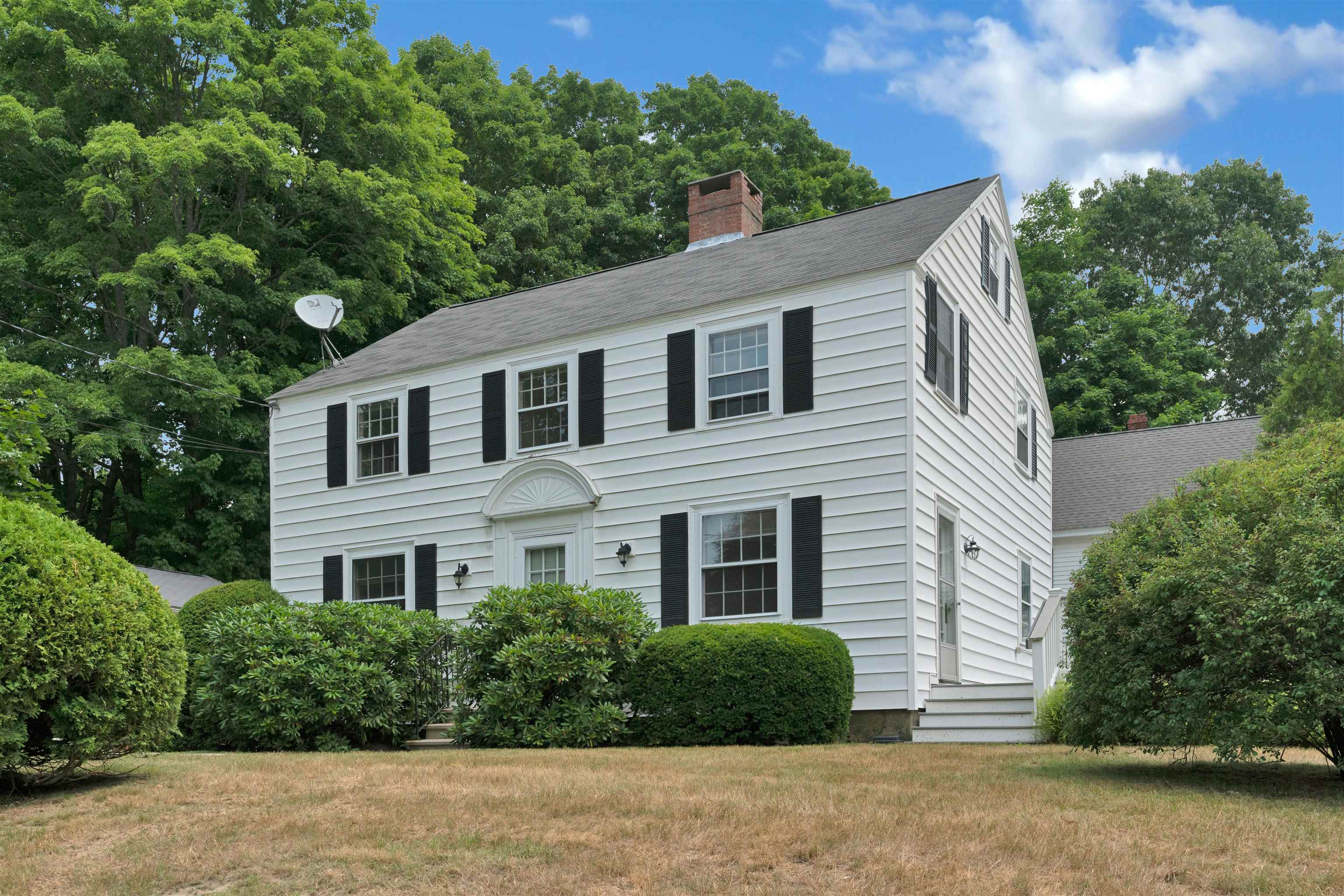MLS 5004304: 1 Magnolia Lane, Exeter NH