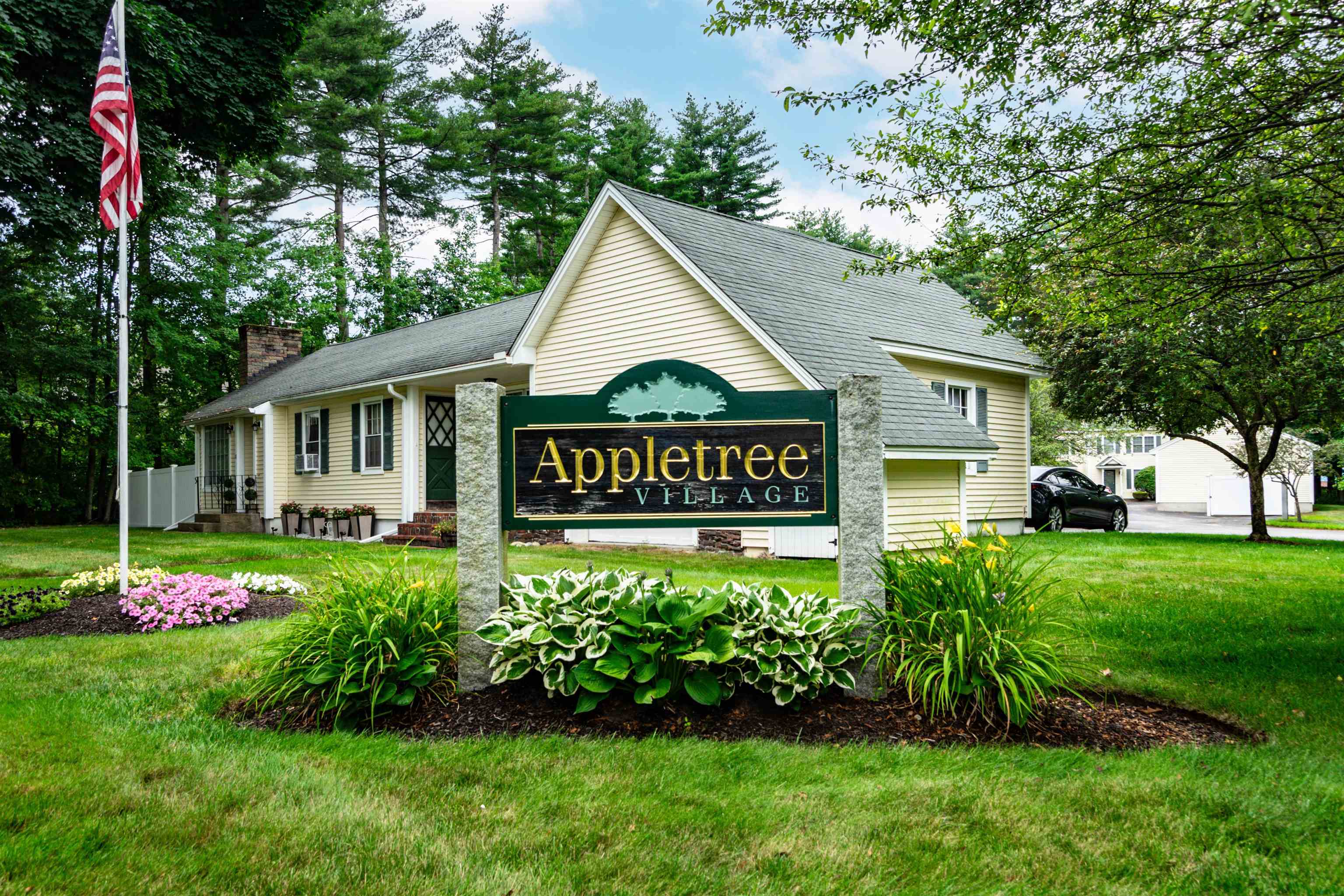 MLS 5004439: 8 Appletree Village Lane-Unit 8, Merrimack NH