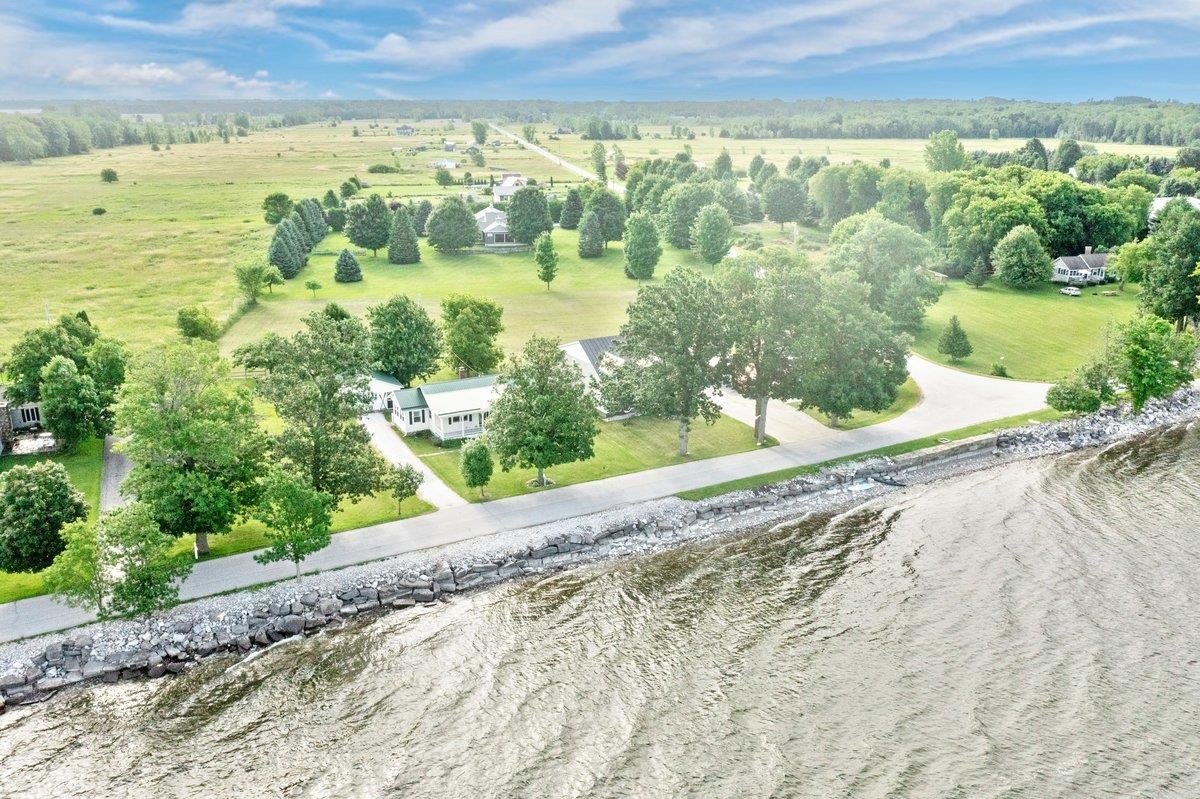 Homes for sale in Isle La Motte, VT | 2603 West Shore Rd, Isle La Motte, VT 05463 | MLS# 5004739