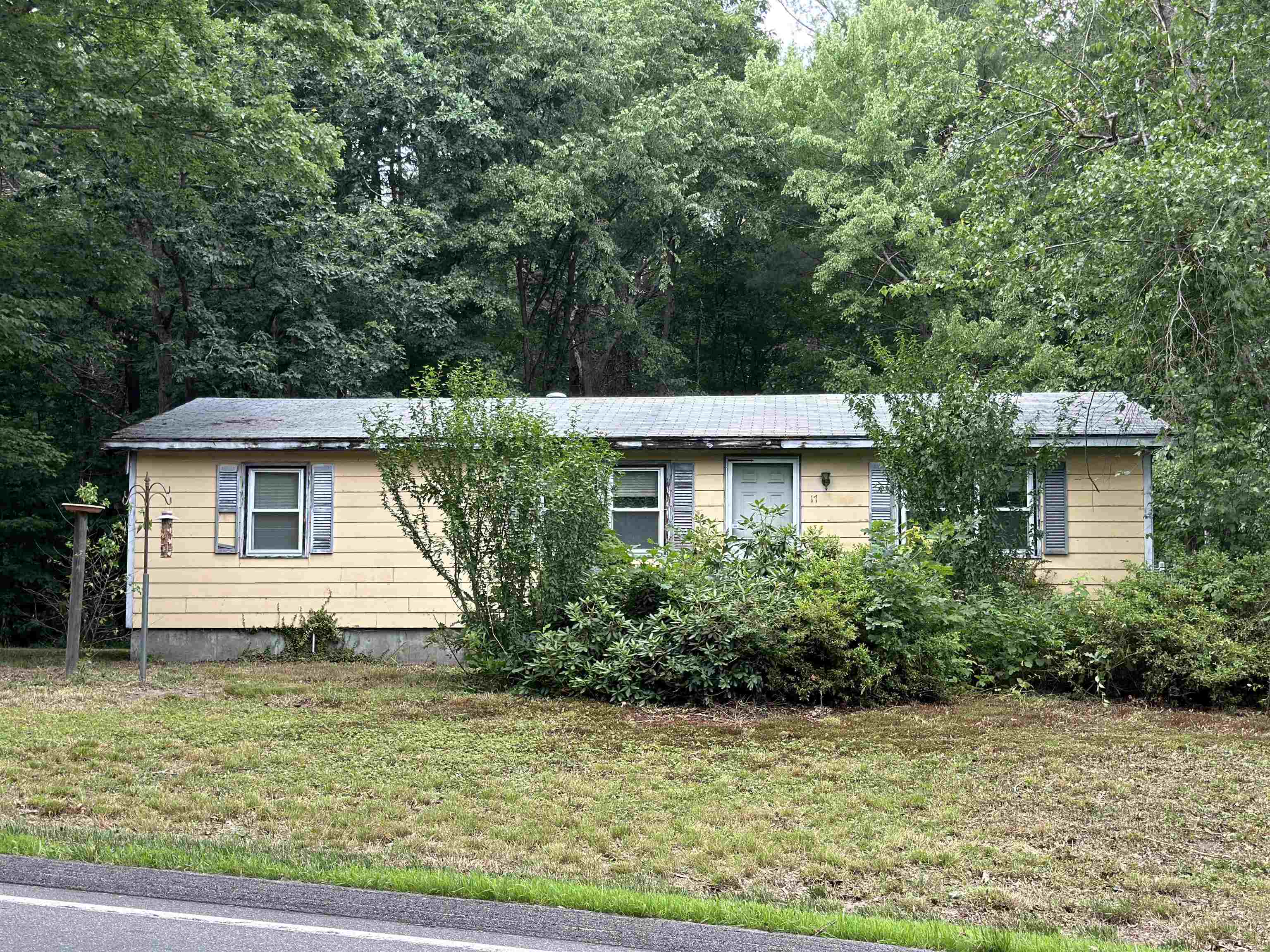 MLS 5004799: 17 Kendall Pond Road, Londonderry NH