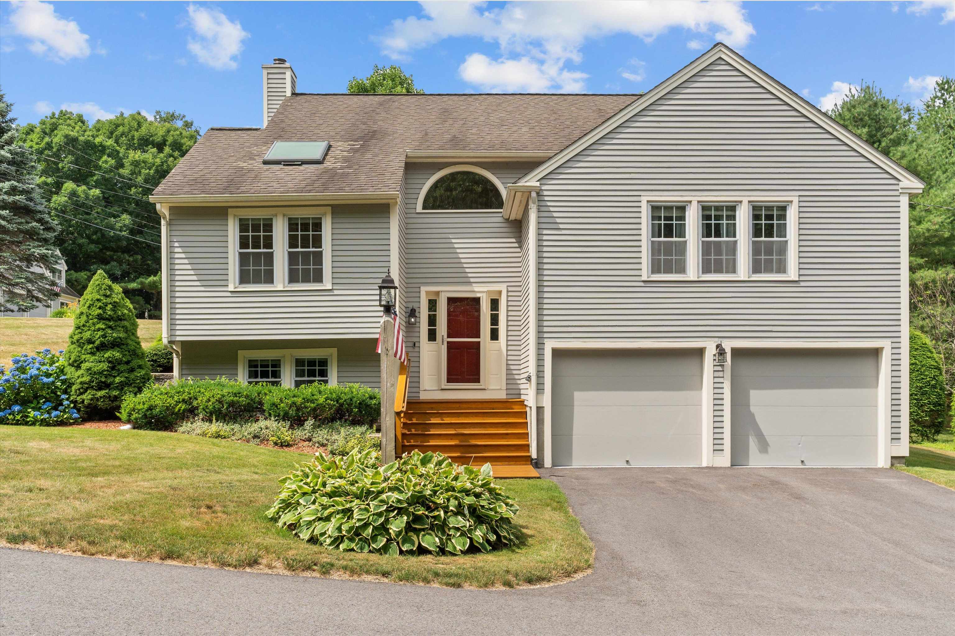 MLS 5004810: 318 Fox Run Road, Hudson NH