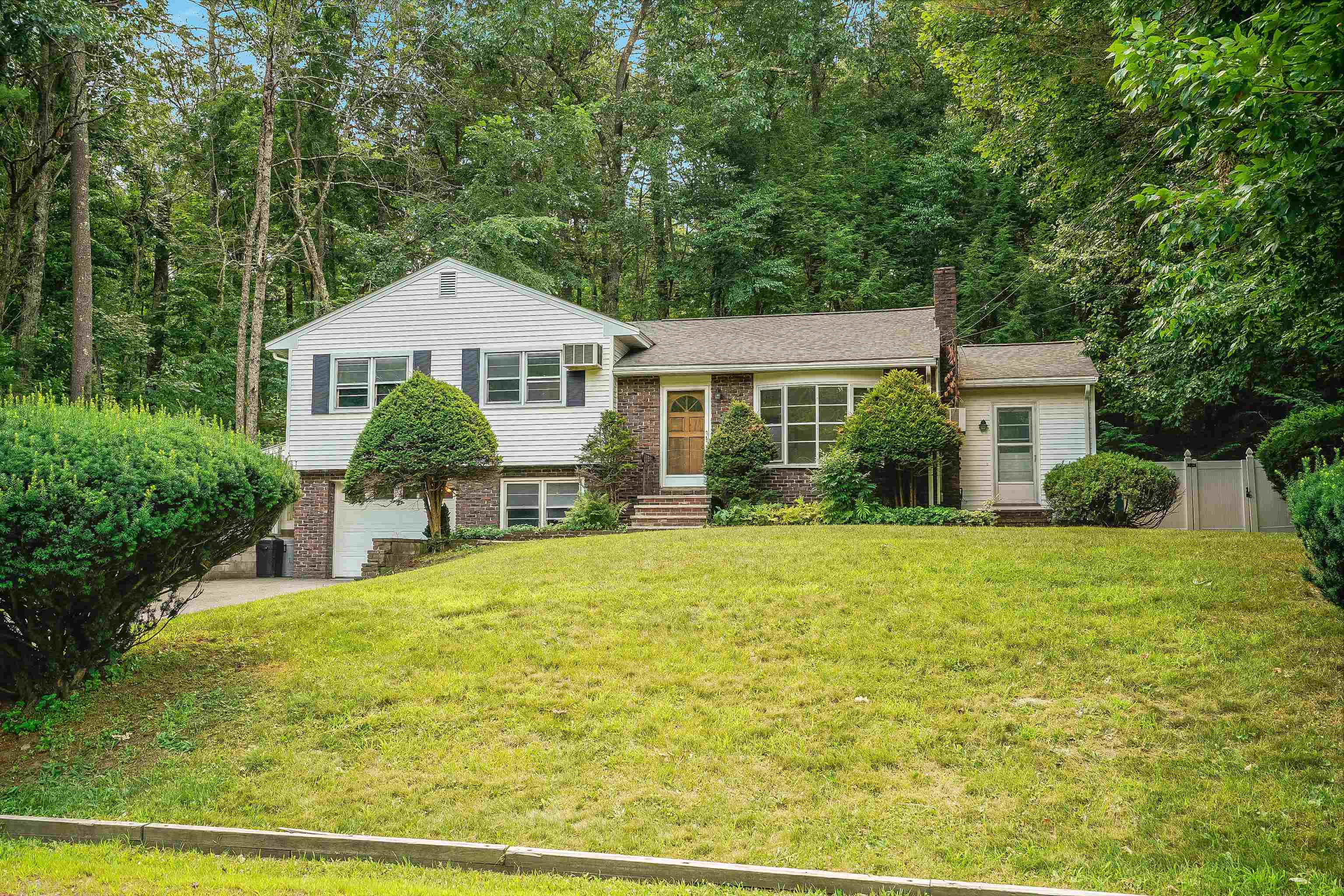 MLS 5005313: 117 Haverhill Road, Salem NH