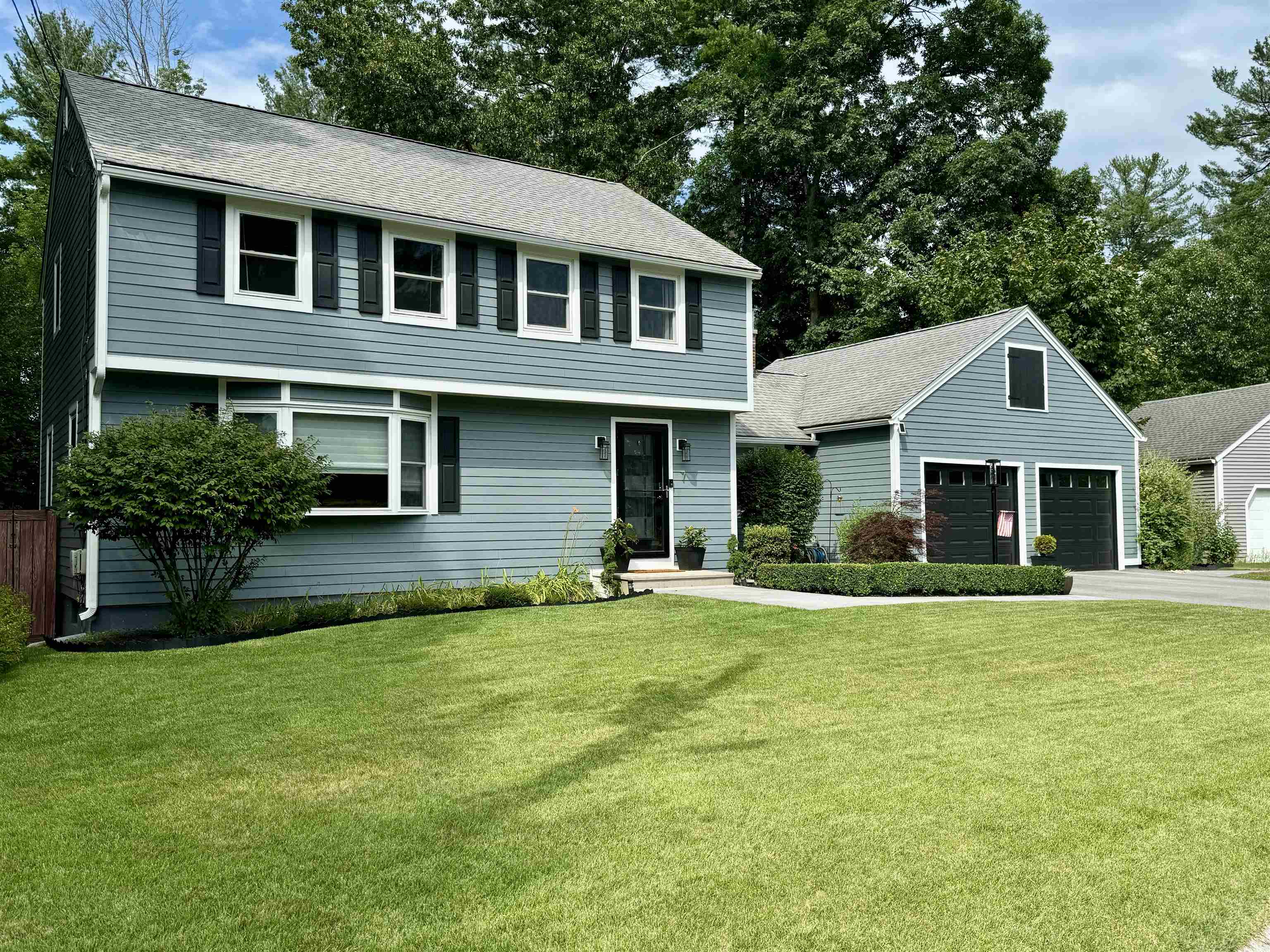 MLS 5005407: 7 Clydesdale Circle, Nashua NH