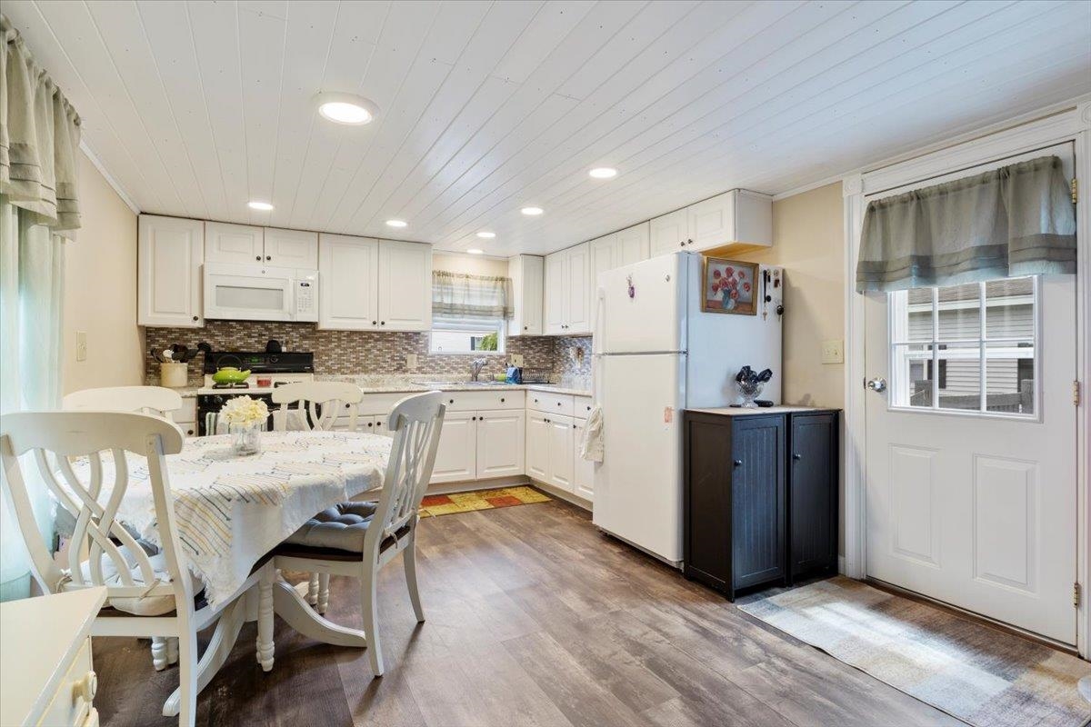 MLS 5005651: 28 Barksdale Avenue, Londonderry NH