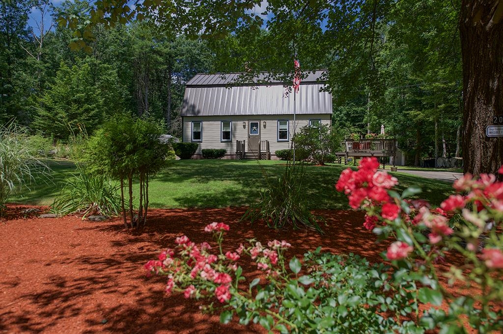 MLS 5006059: 20 Hunt Pond Road, Sandown NH