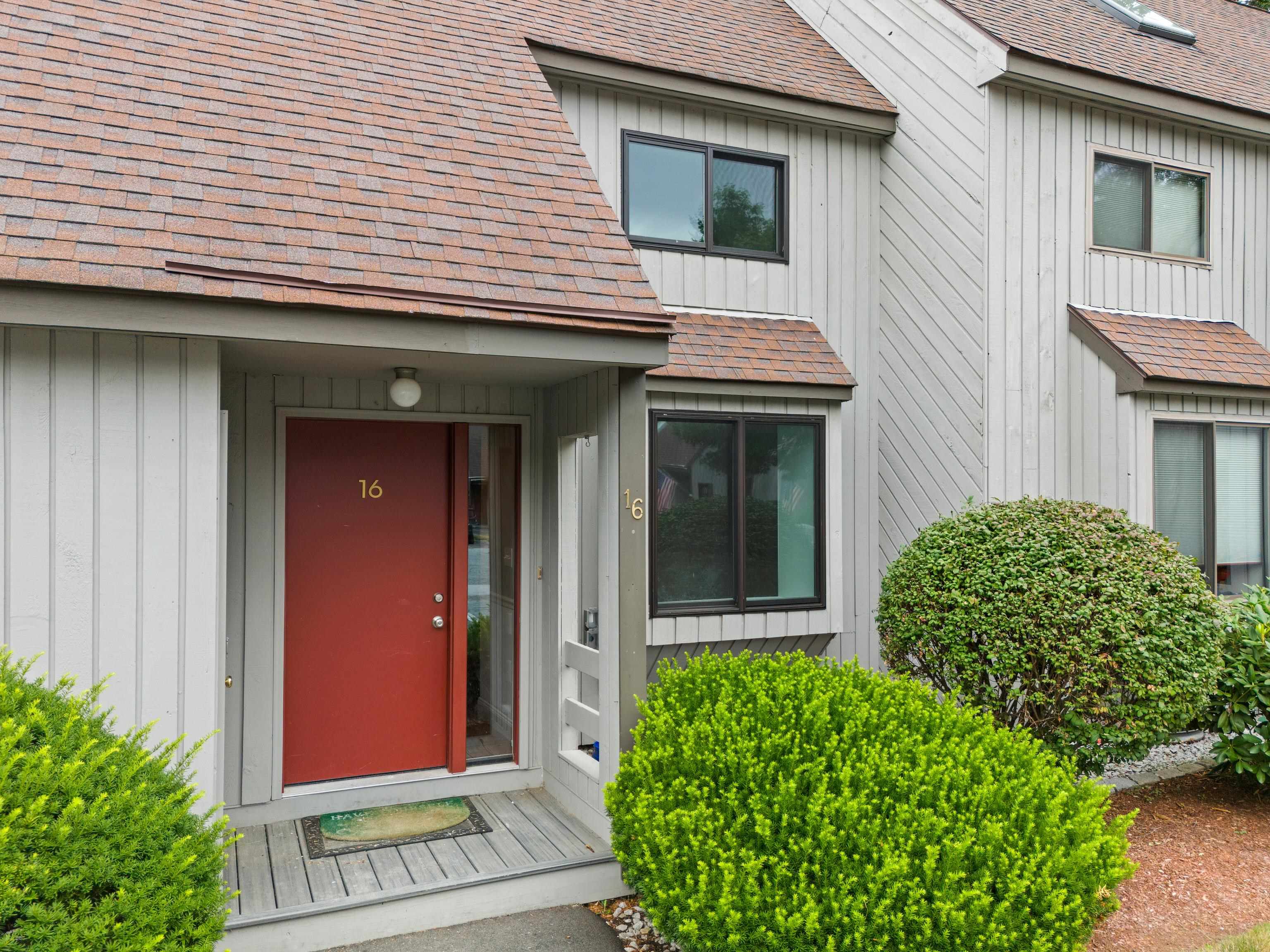 MLS 5006734: 16 Kingston Court, Merrimack NH