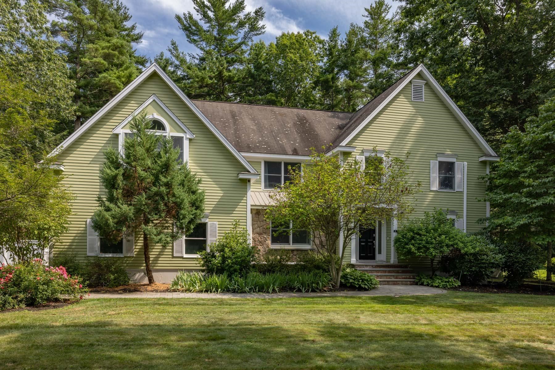 MLS 5006743: 17 Fieldstone Circle, Hampton NH