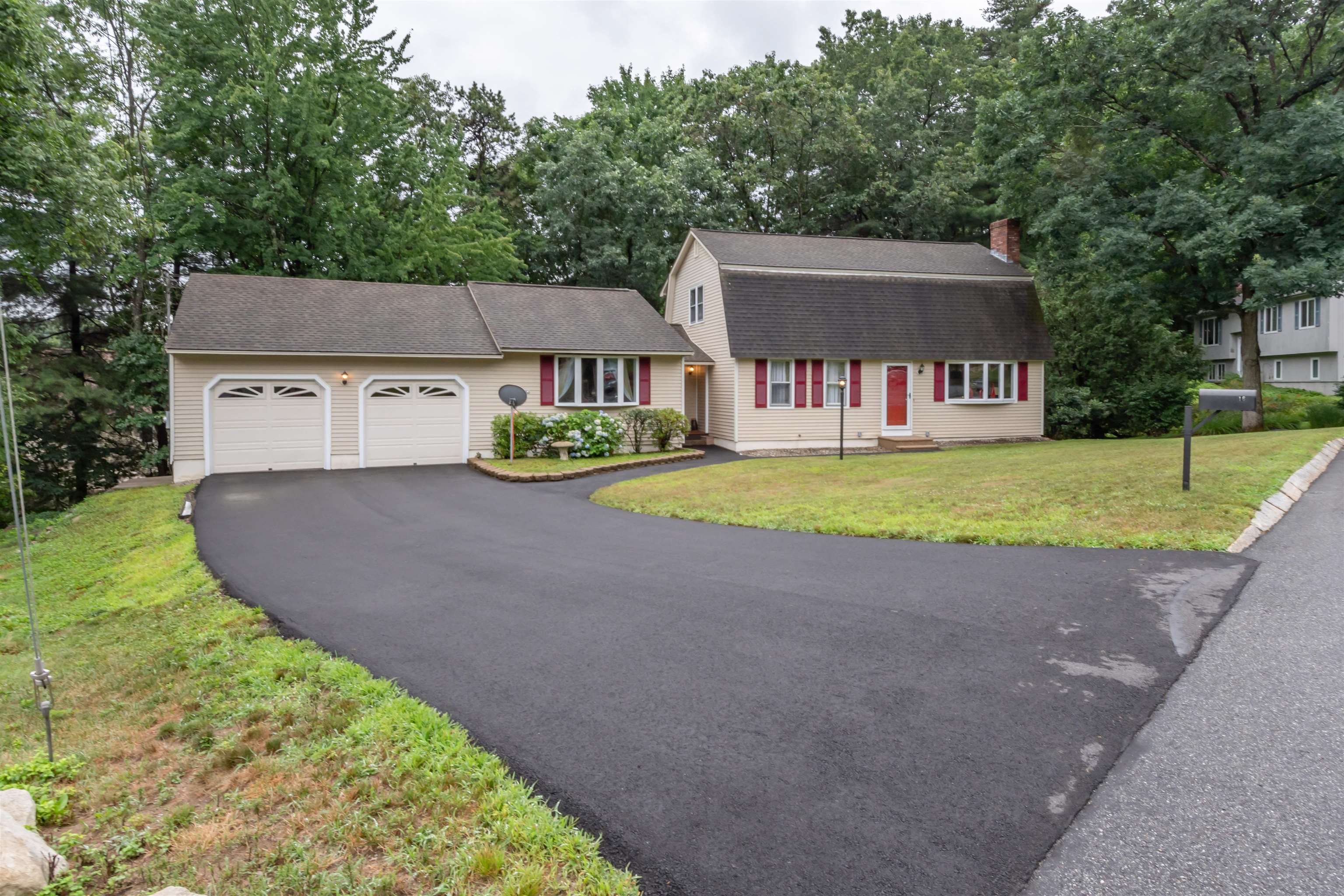 MLS 5006821: 16 Blueberry Lane, Nashua NH