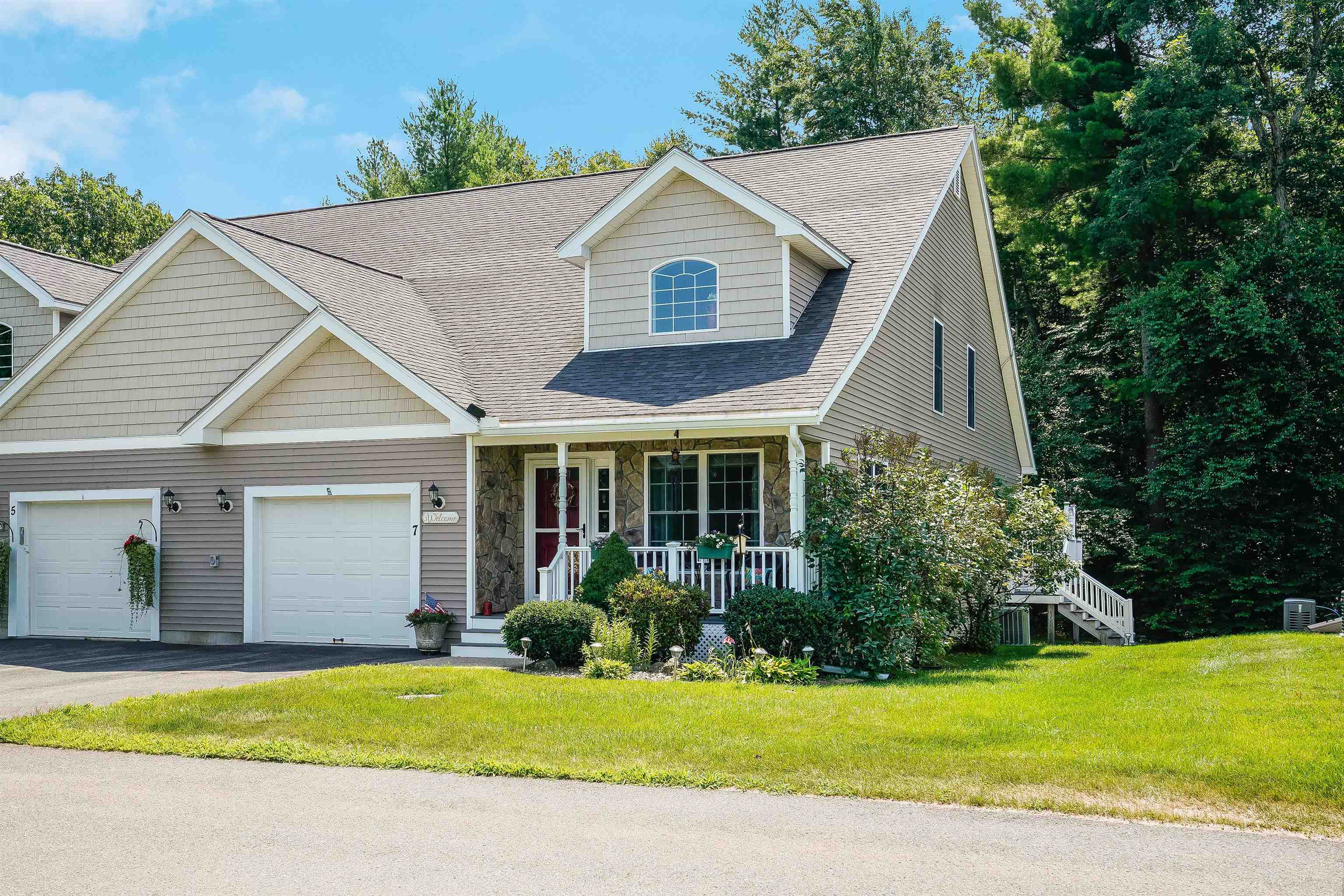 MLS 5007293: 7 Arbor Circle, Litchfield NH