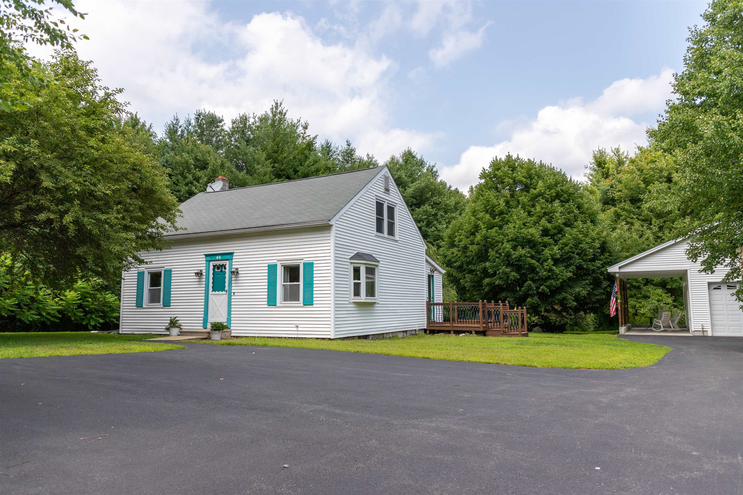 MLS 5007421: 44 Dracut Road, Hudson NH