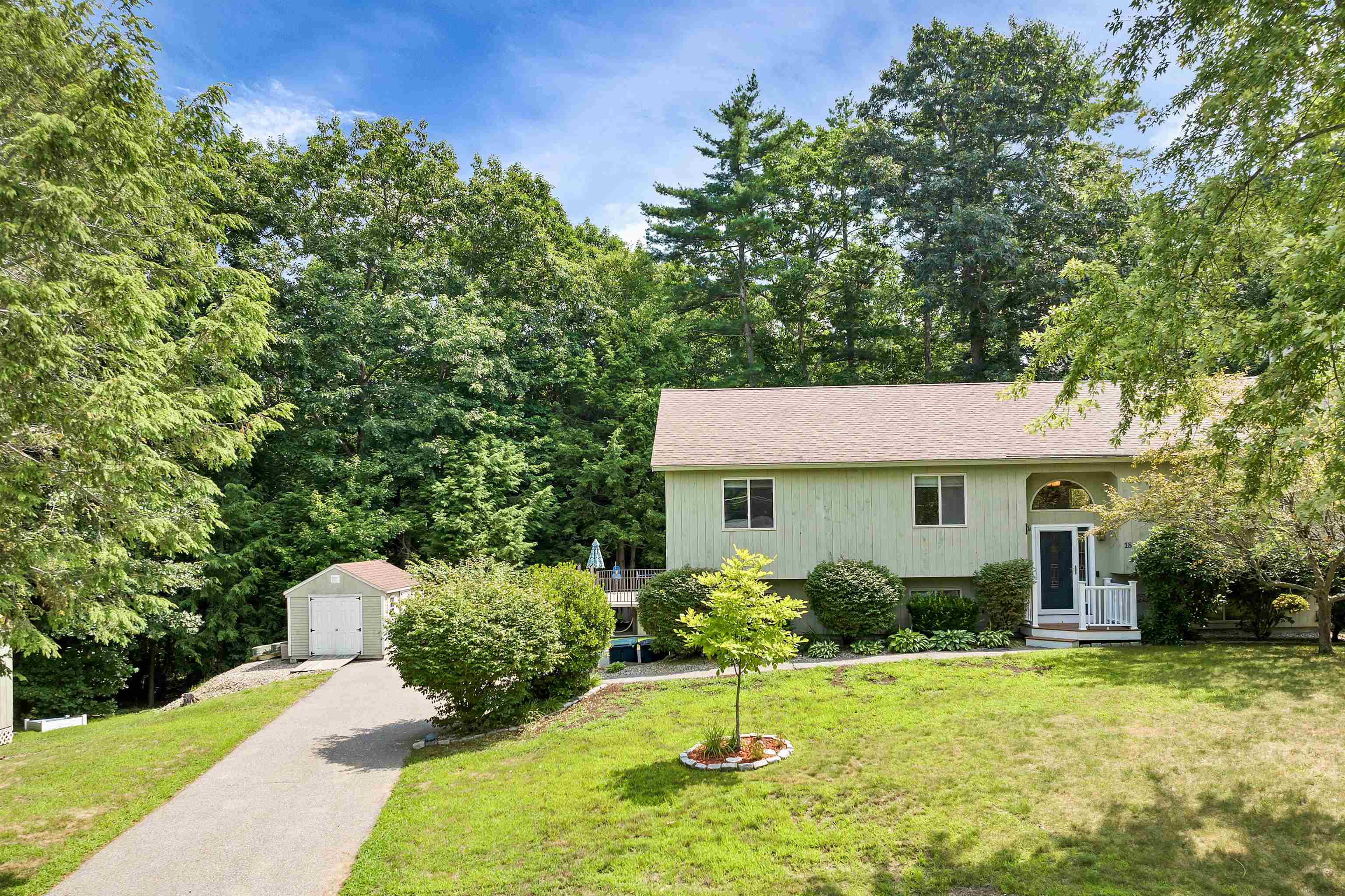 MLS 5007469: 18 Quimby Court, Danville NH
