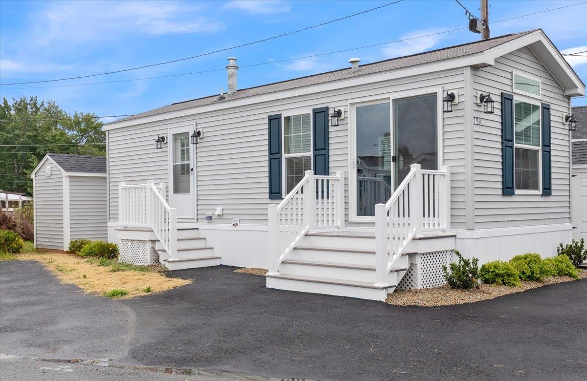 MLS 5007519: 79A End Street, Salem NH