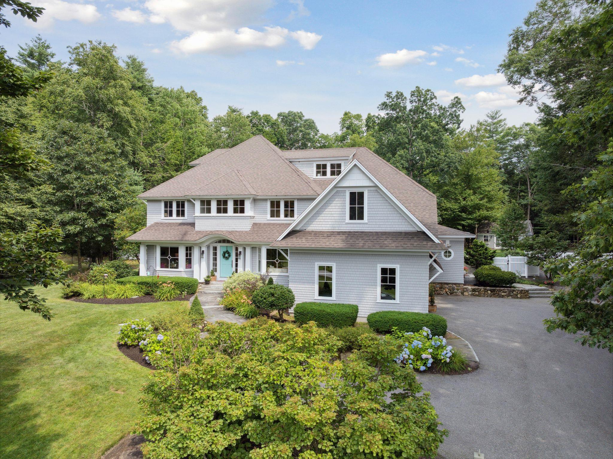 MLS 5007595: 84 Hickory Road, Hampstead NH