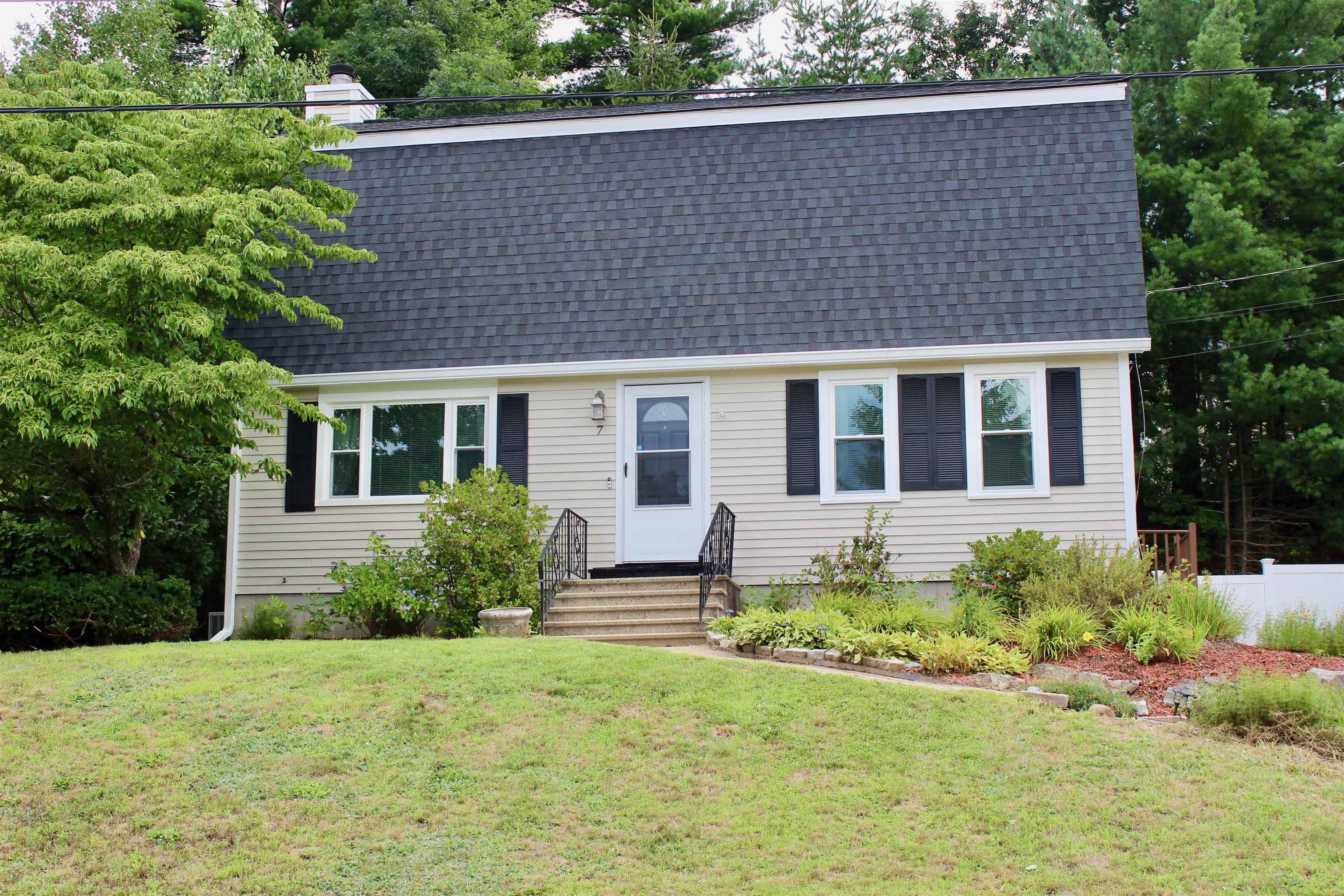 MLS 5007645: 7 Carson Circle, Nashua NH