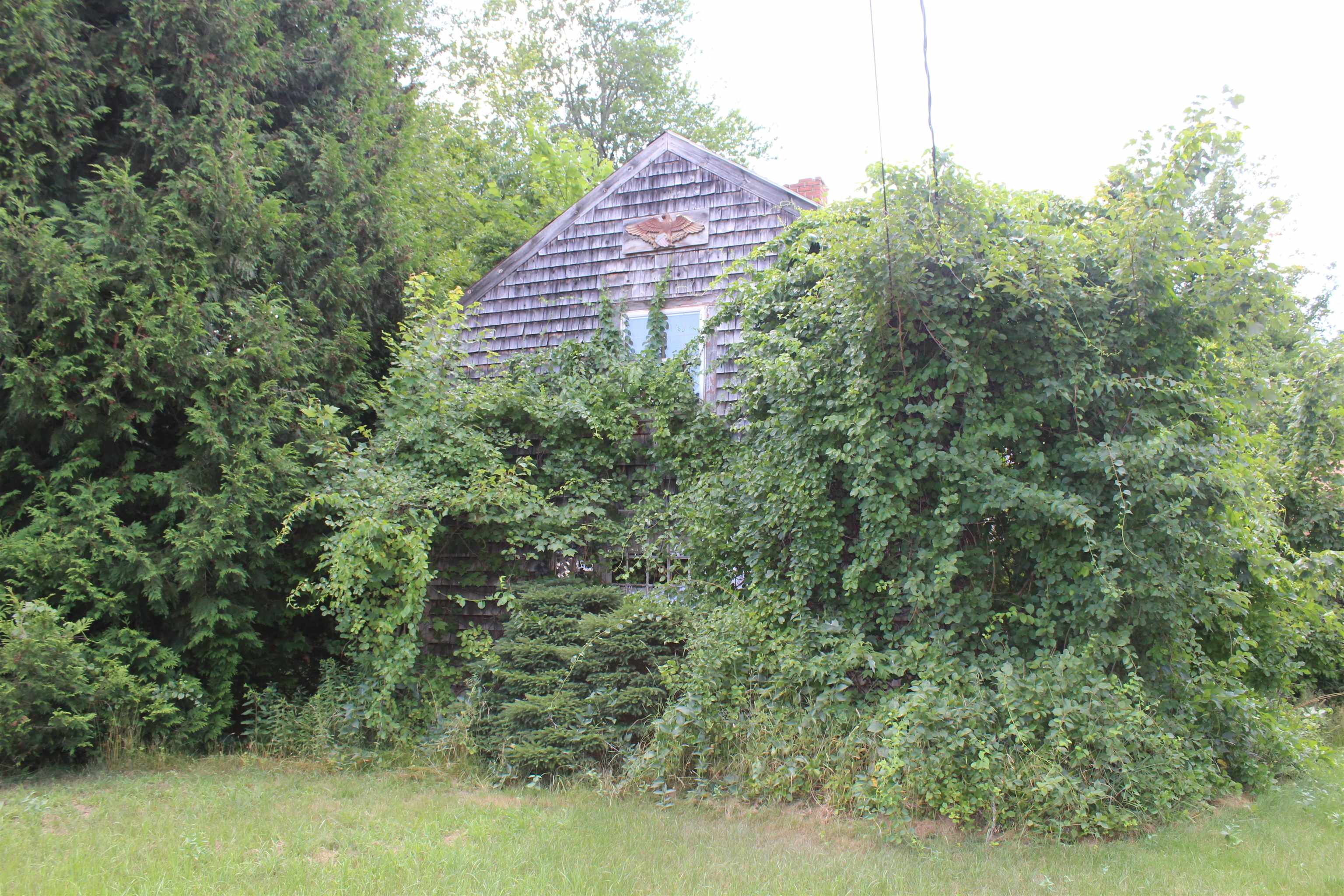 MLS 5007770: 196 Main Street, Kingston NH