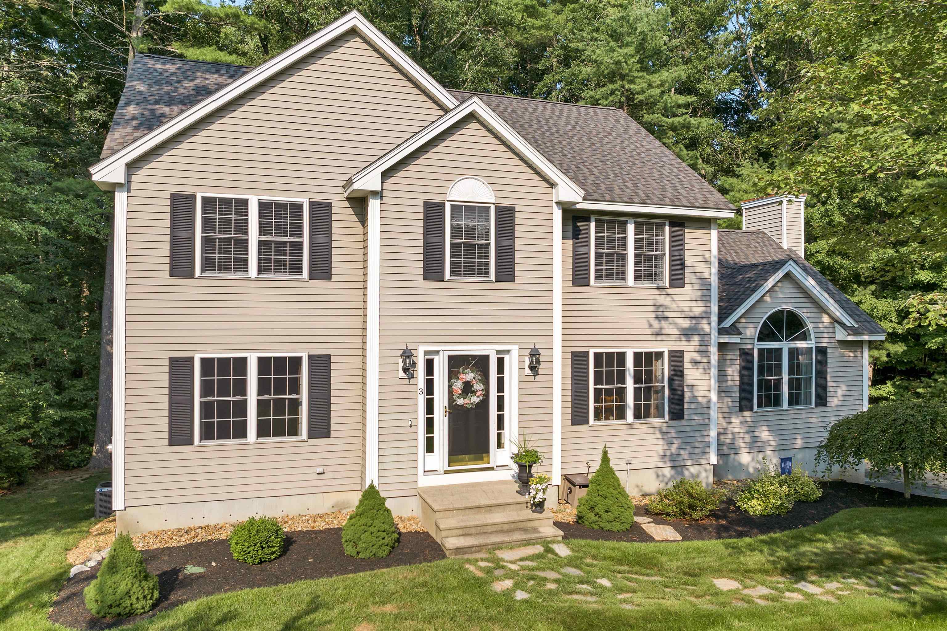 MLS 5007896: 3 Kelly Way, Merrimack NH