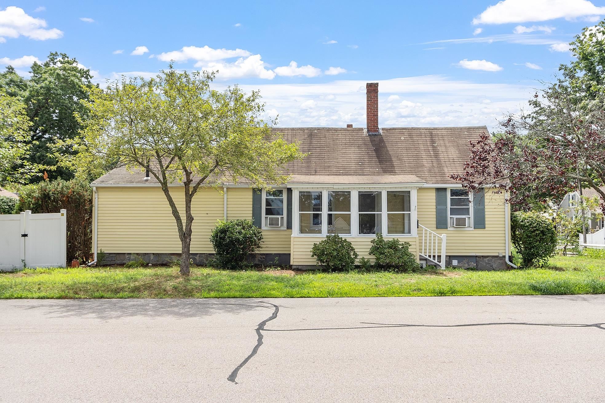 MLS 5008889: 4 Tetreau Street, Nashua NH