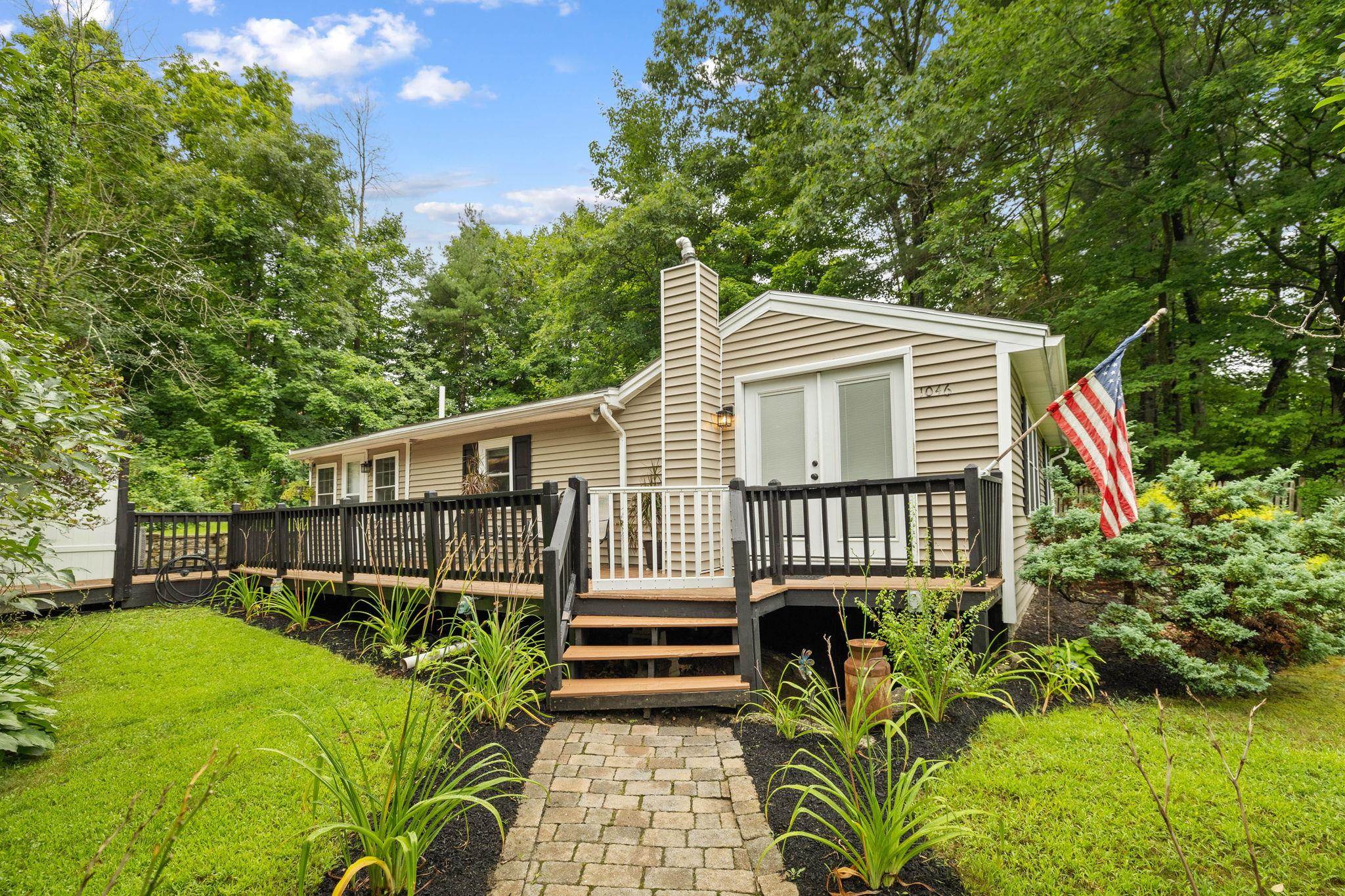 MLS 5008922: 1046 Bridge Street, Pelham NH