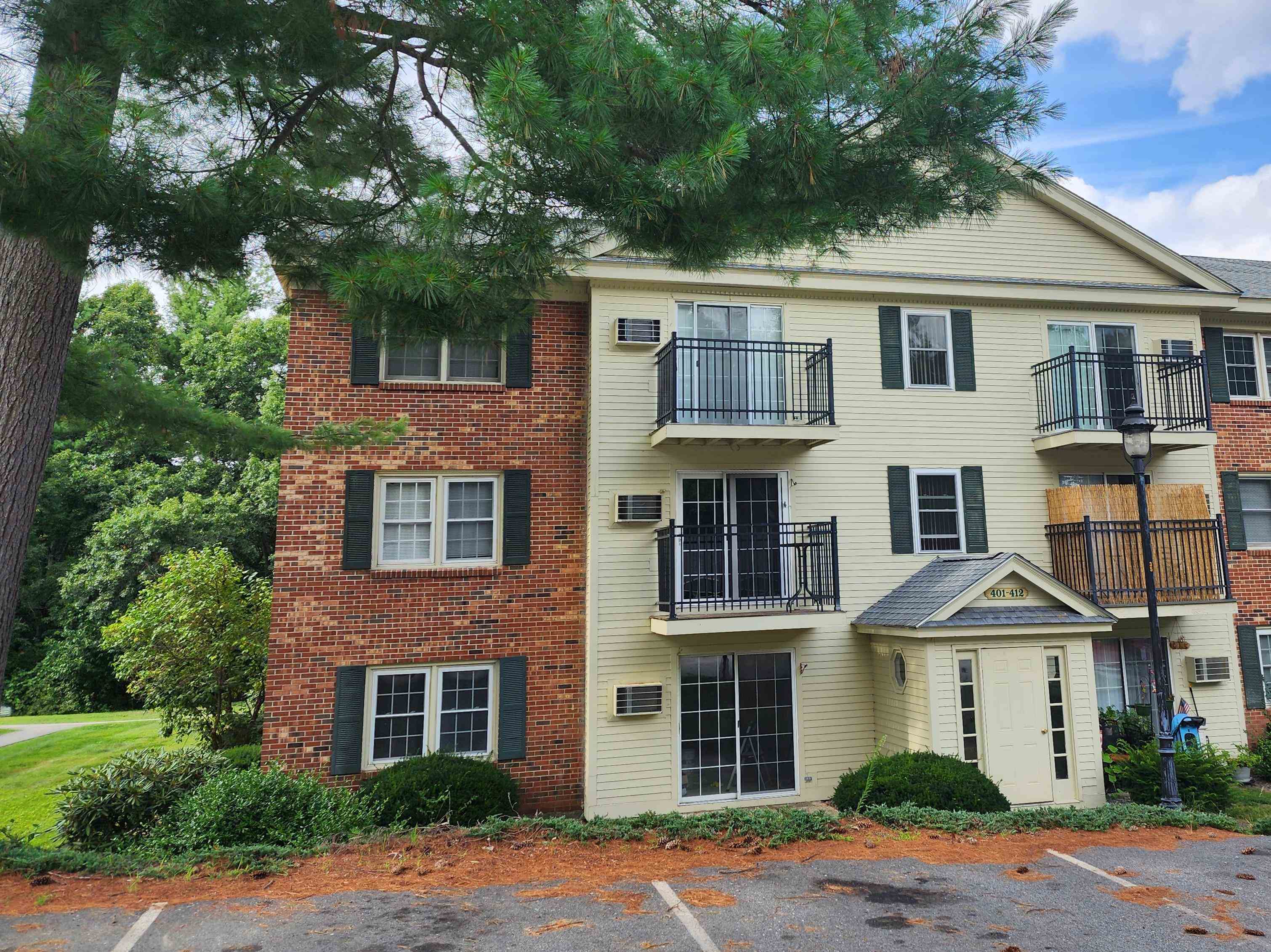 MLS 5009001: 4 Midhurst Road-Unit 401, Nashua NH