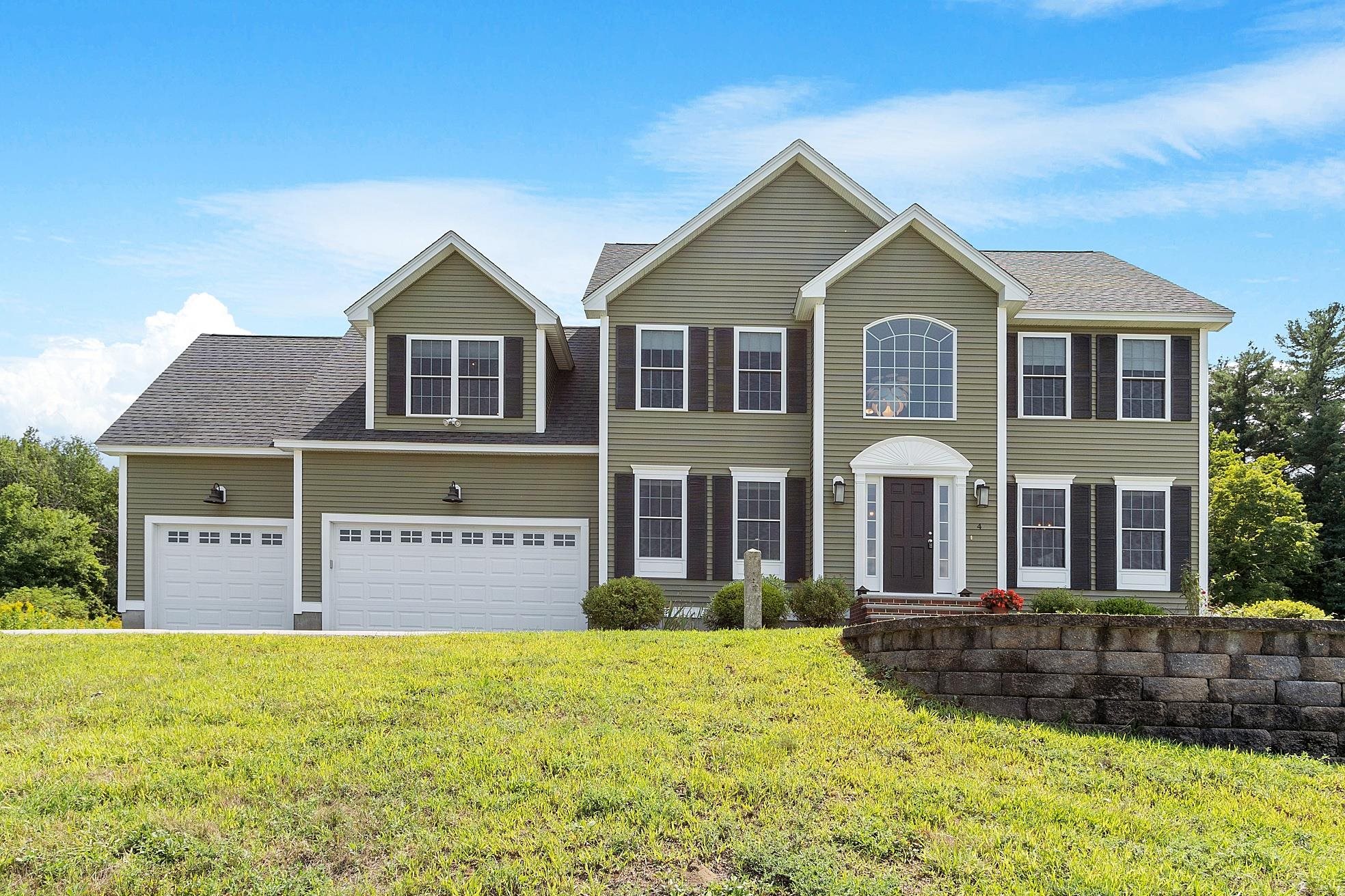 MLS 5009739: 4 Lady Slipper Avenue, Pelham NH