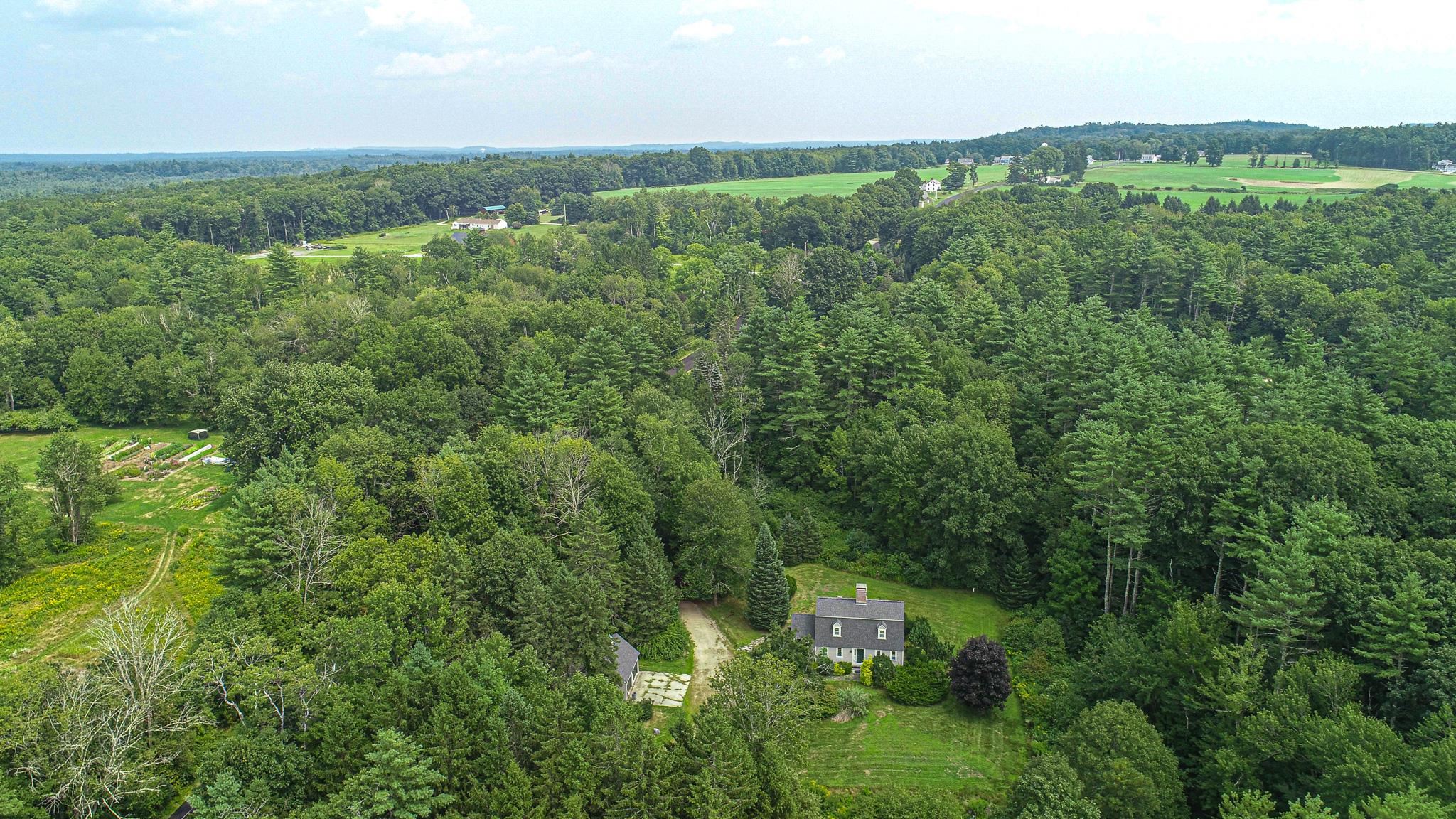 MLS 5010146: 160 South Road, Brentwood NH