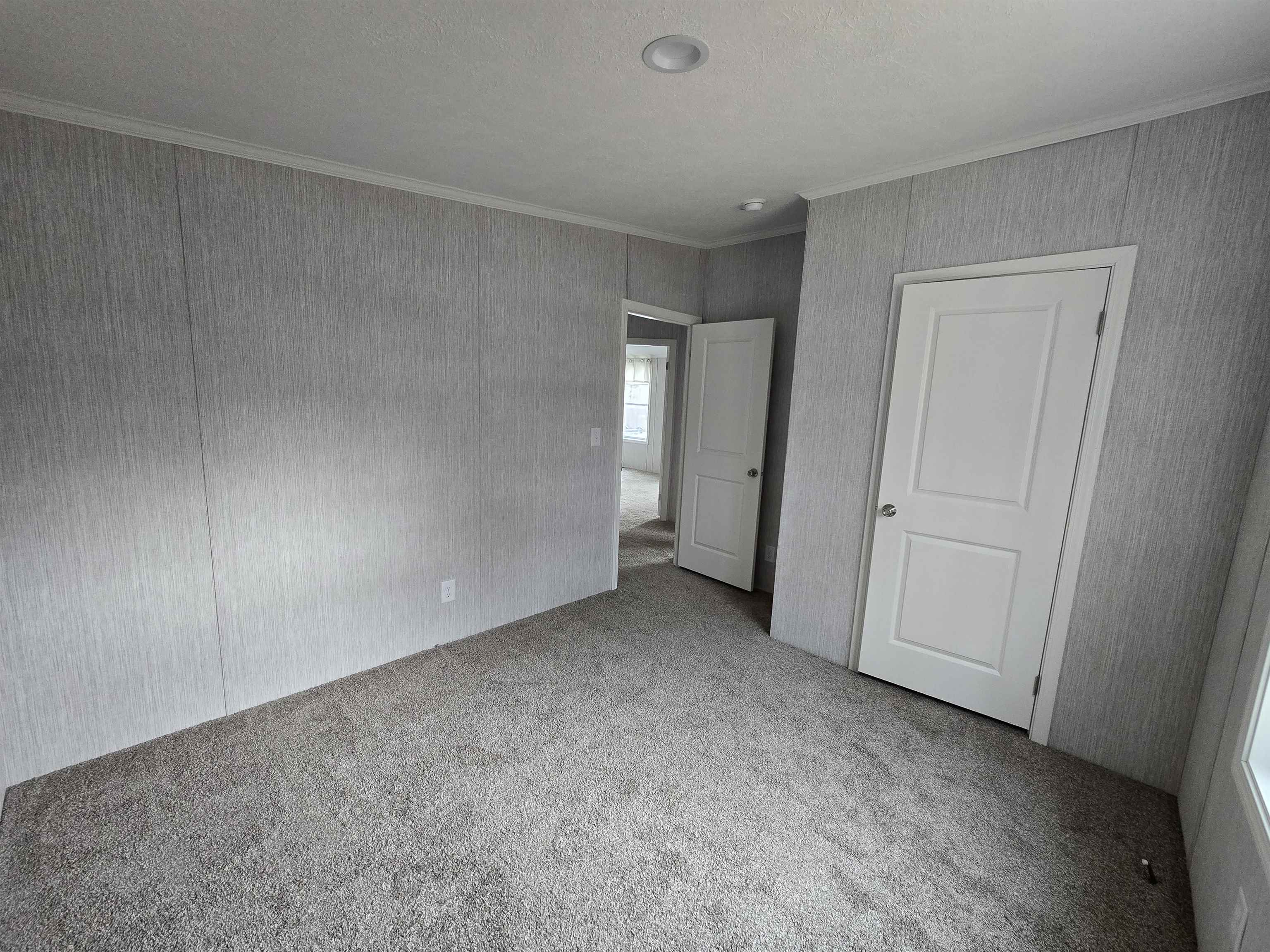 52 Pumpkin Hollow Rd, Barrington, NH 03825