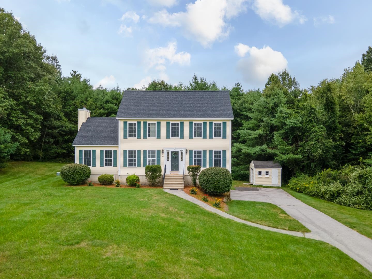 MLS 5010837: 6 Willow Street, Derry NH