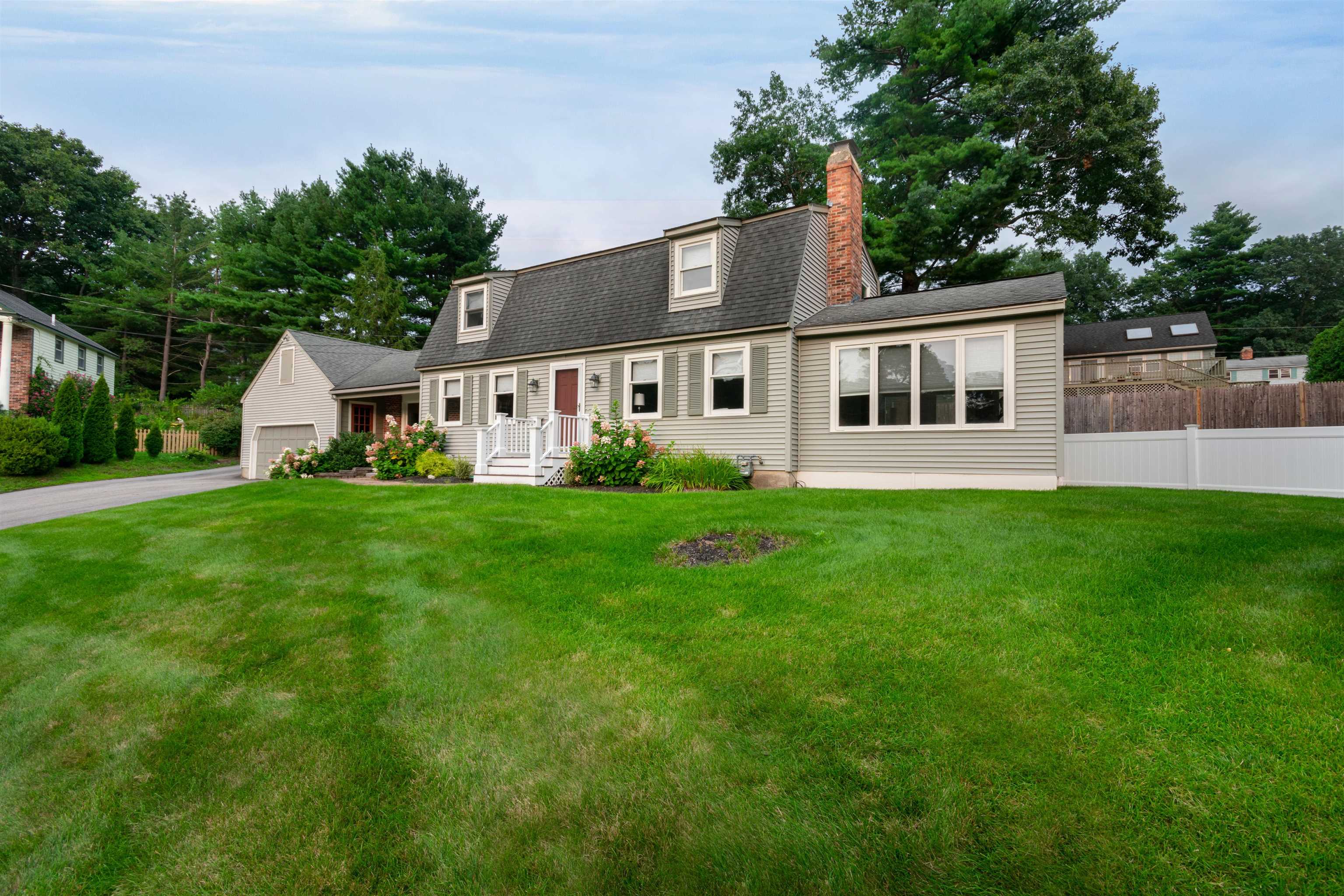 MLS 5010907: 5 Draycoach Circle, Nashua NH