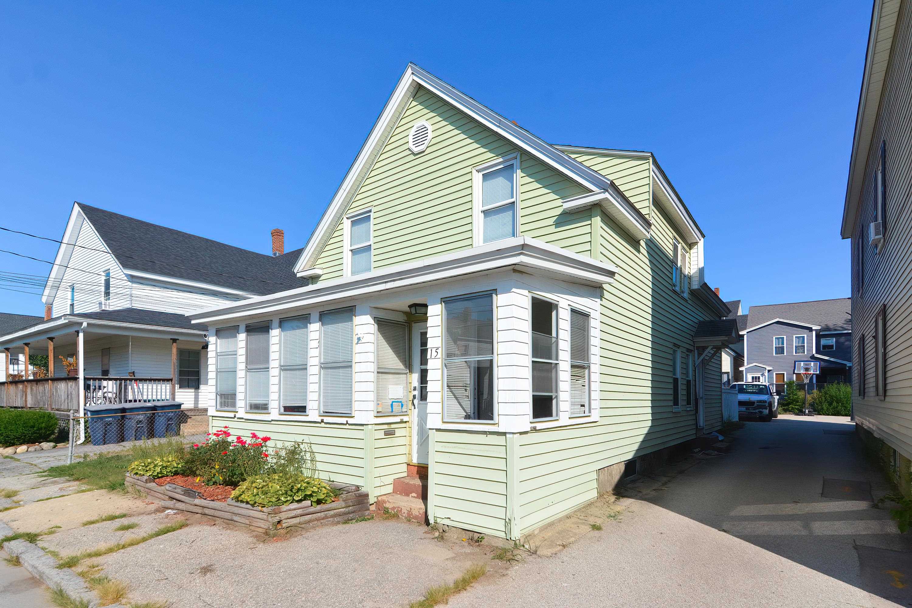 MLS 5010974: 15 Gilman Street, Nashua NH