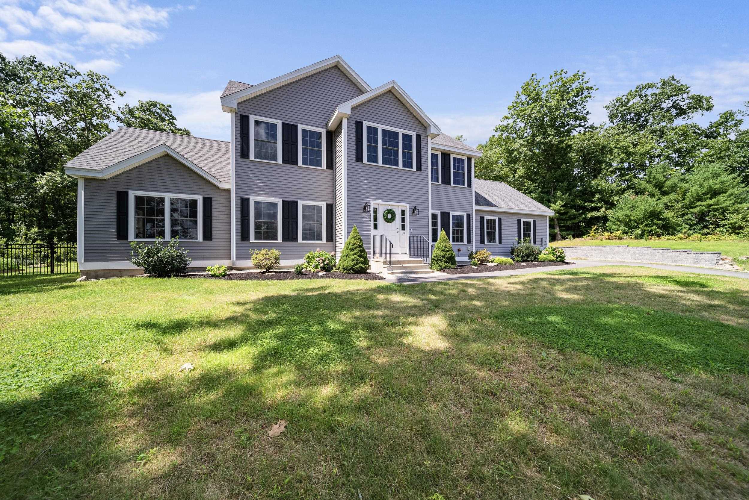 MLS 5011128: 38 Steele Road, Derry NH