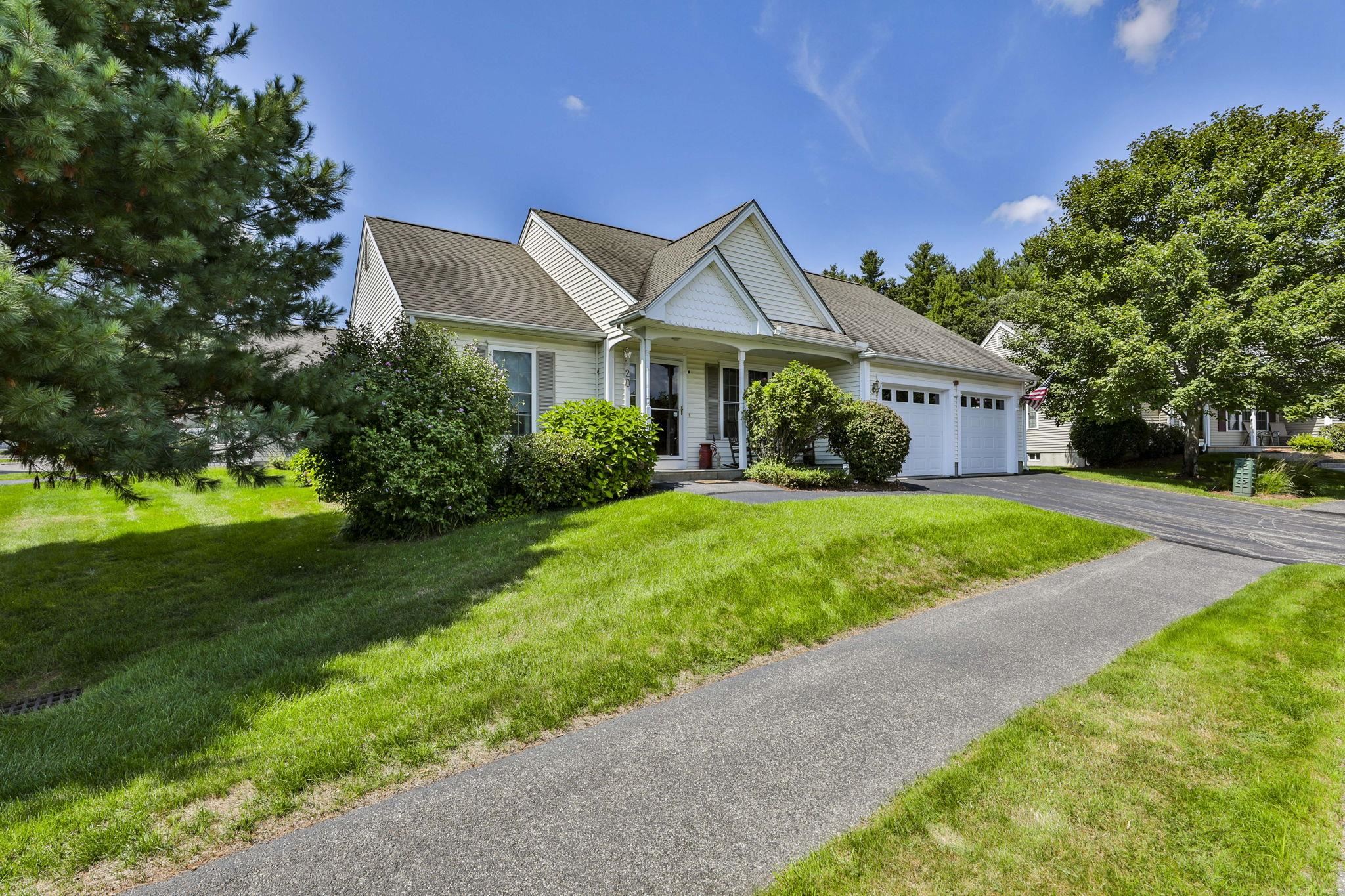 MLS 5011211: 20 Dixon Drive, Litchfield NH