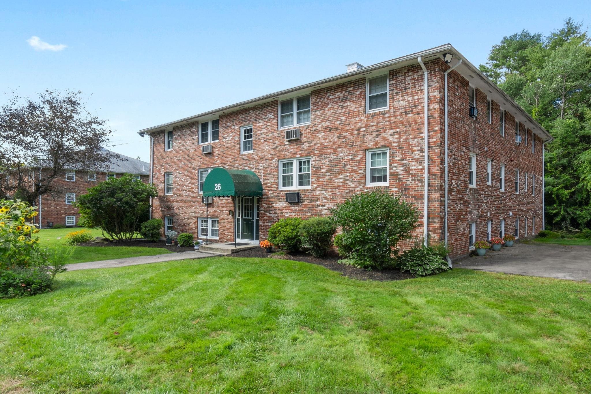 MLS 5011389: 26 Ernest Avenue-Unit 2, Exeter NH