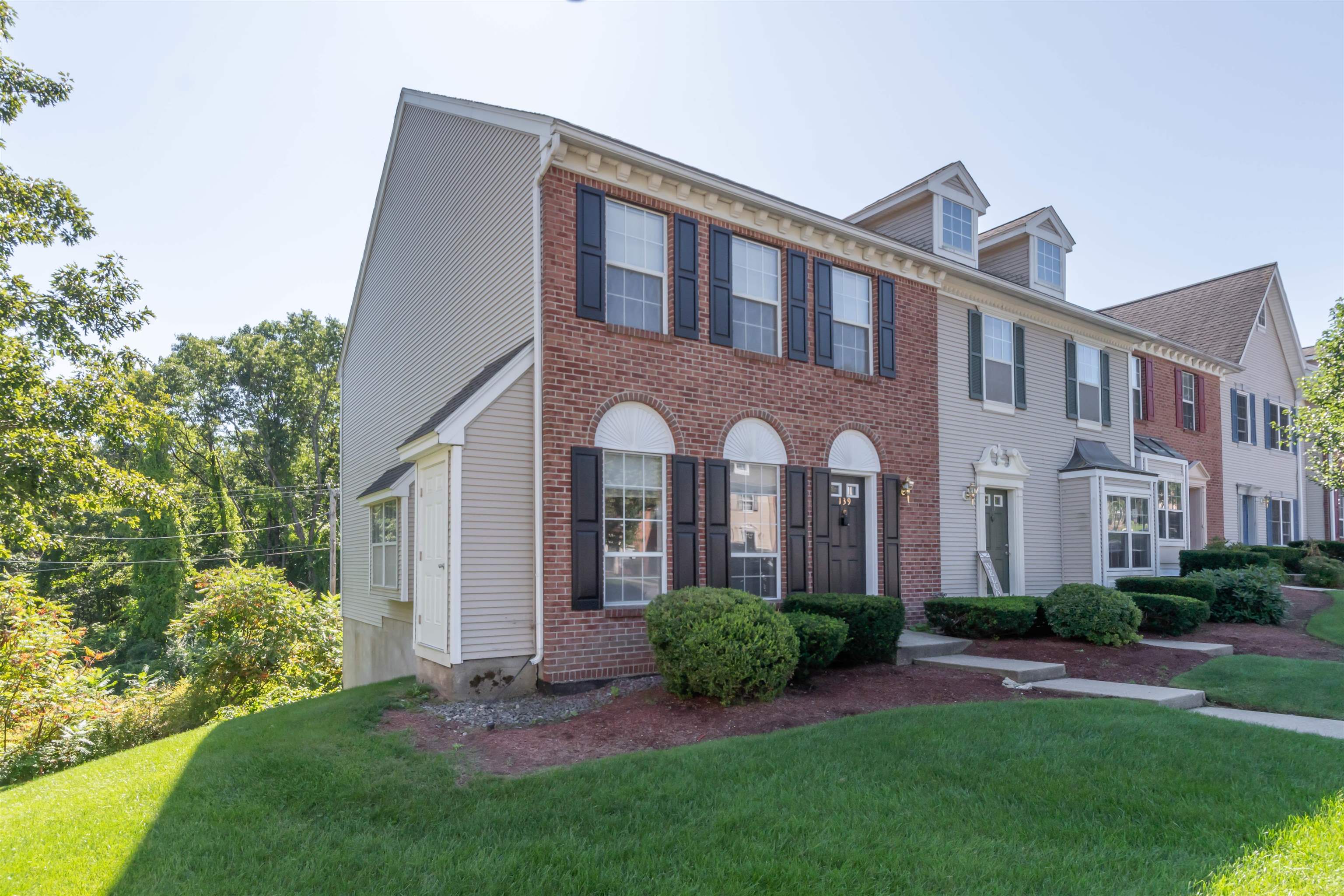 MLS 5012697: 139 Middlesex Road, Merrimack NH