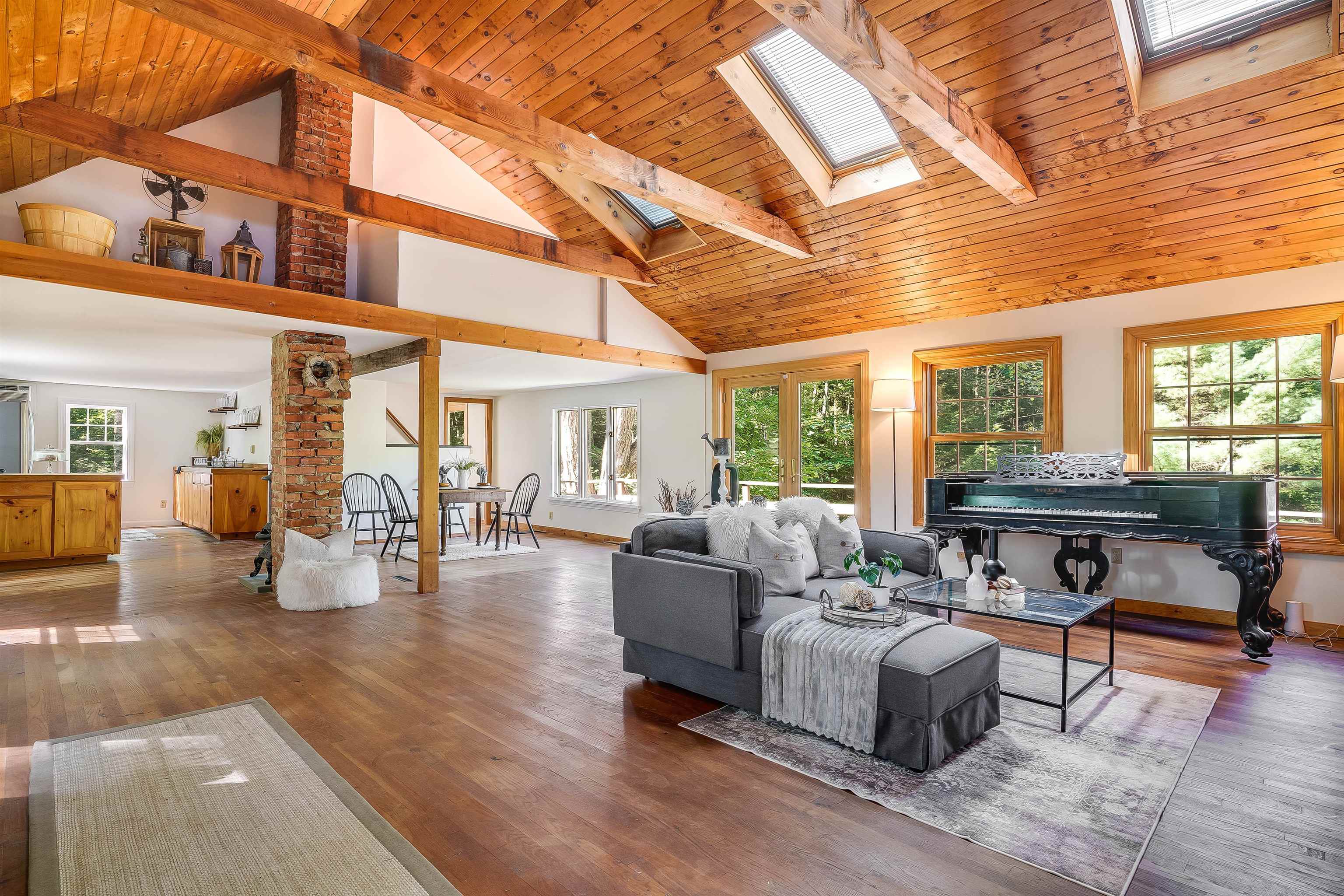 MLS 5012782: 375 Candia Road, Chester NH