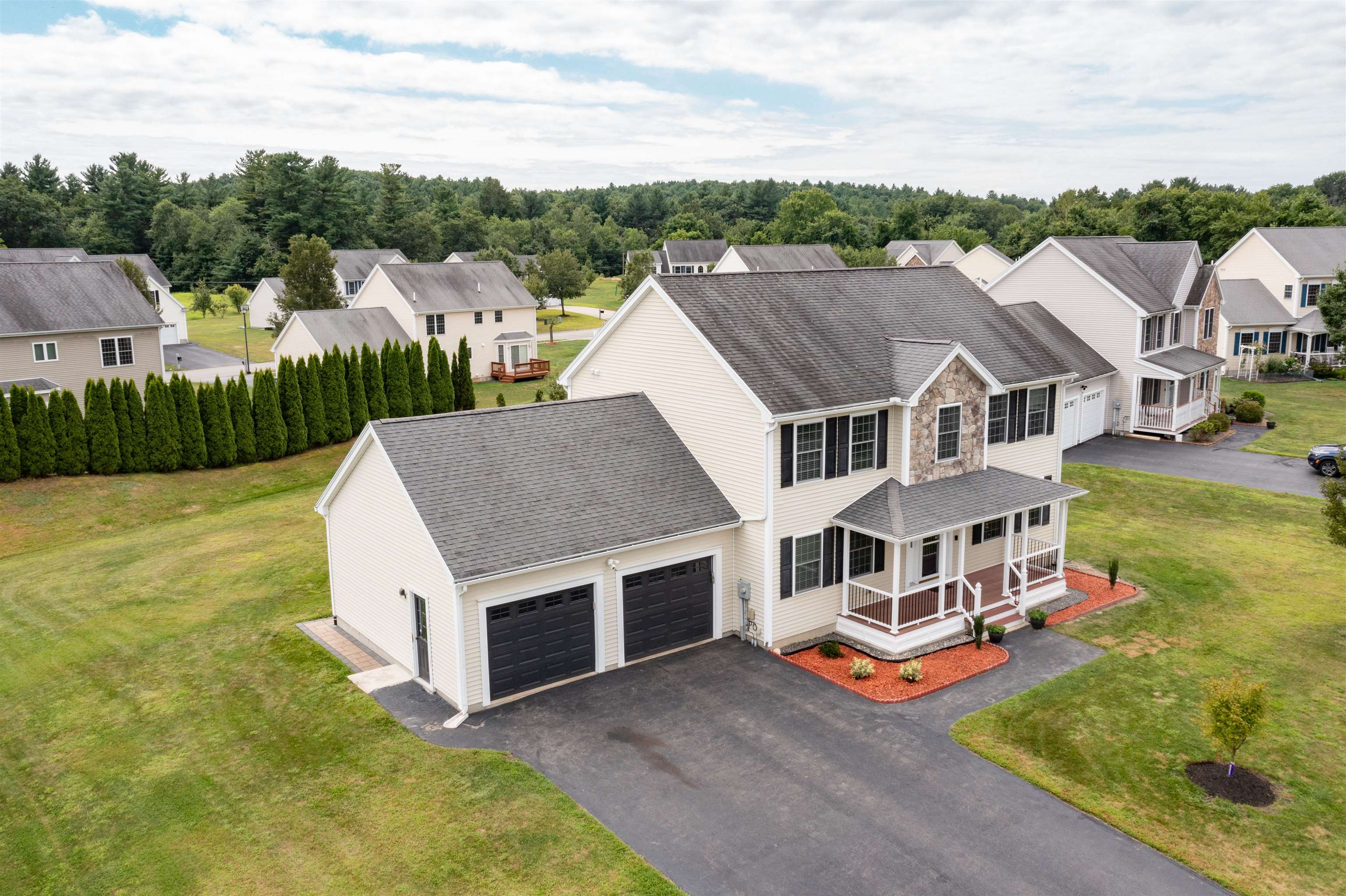 MLS 5013397: 4 Tamora Court, Nashua NH