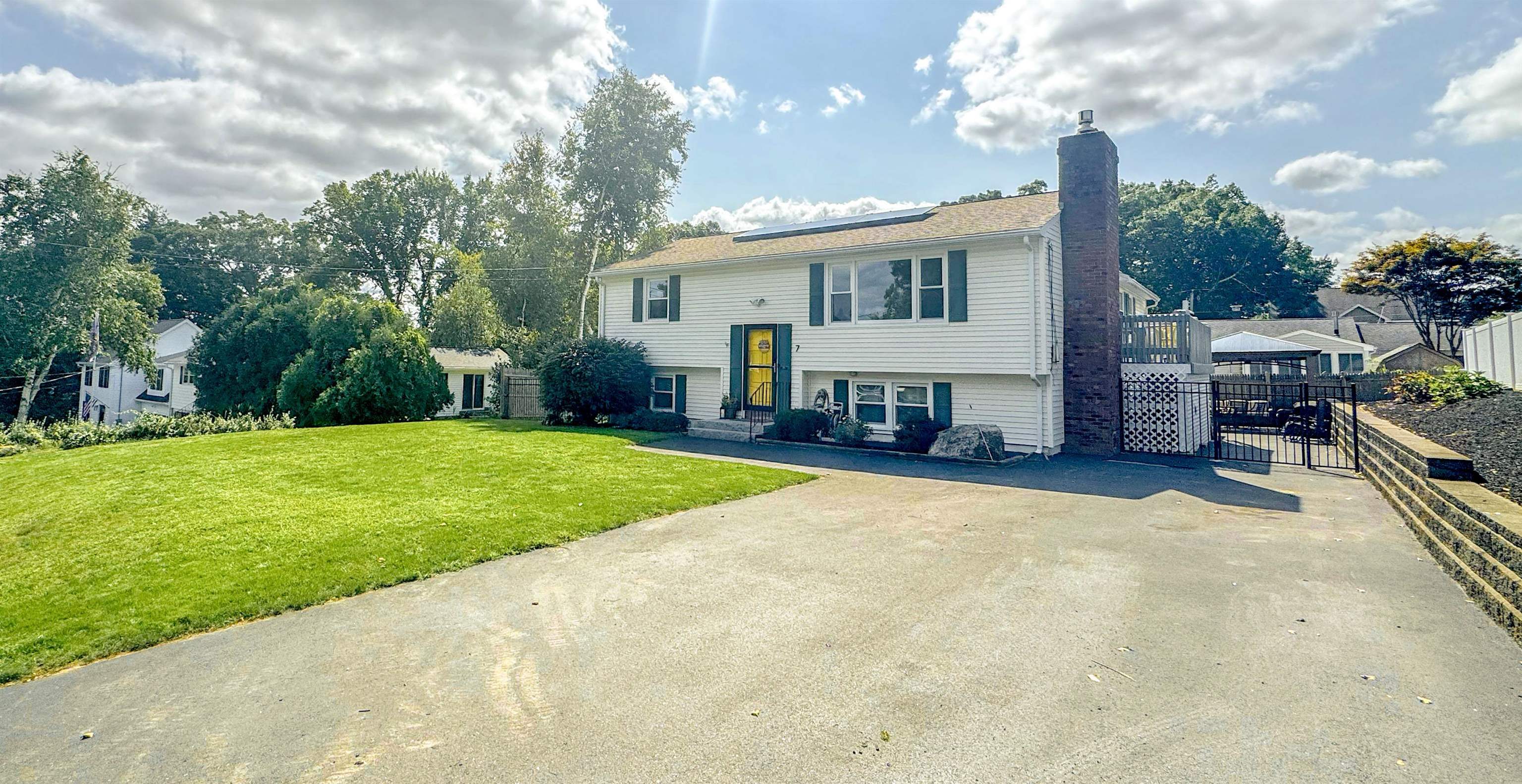 MLS 5013789: 7 Charles Street, Salem NH