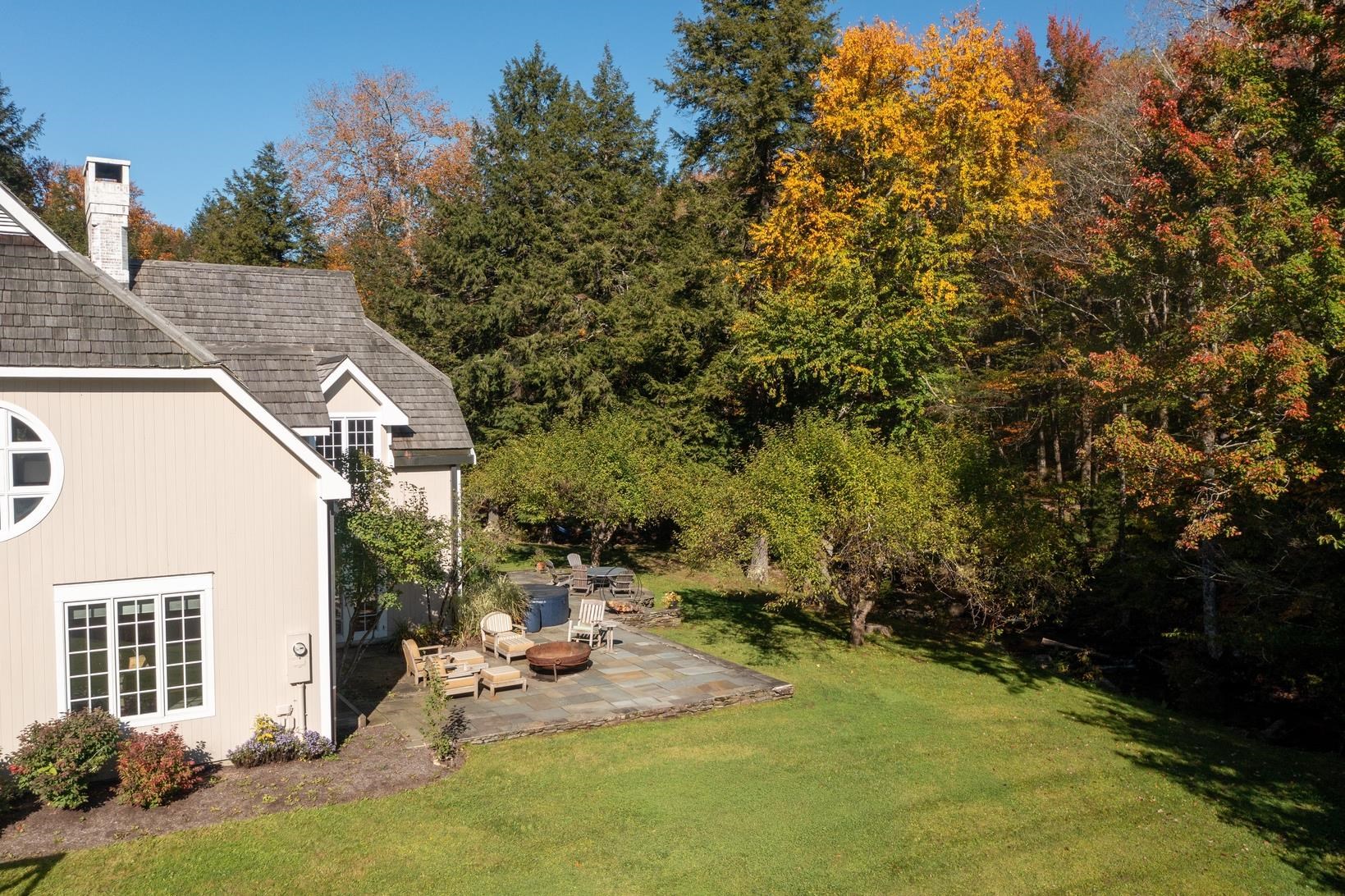 Homes for sale in Winhall, VT | 33 Forest Haunts Rd, Winhall, VT 05340 | MLS# 5013859