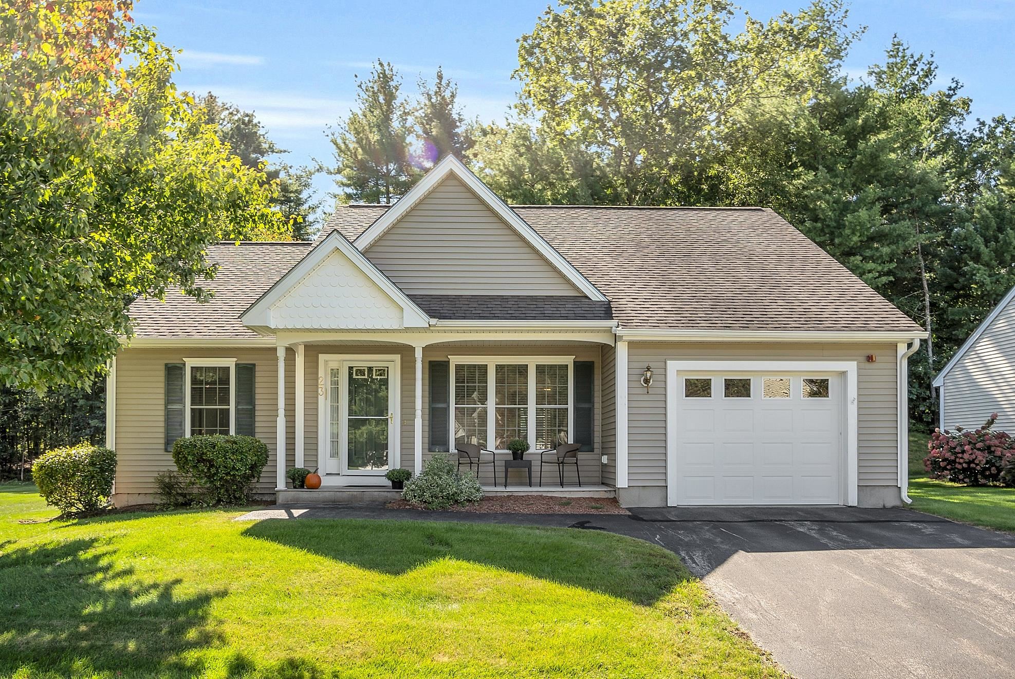 MLS 5013981: 23 Dixon Drive, Litchfield NH