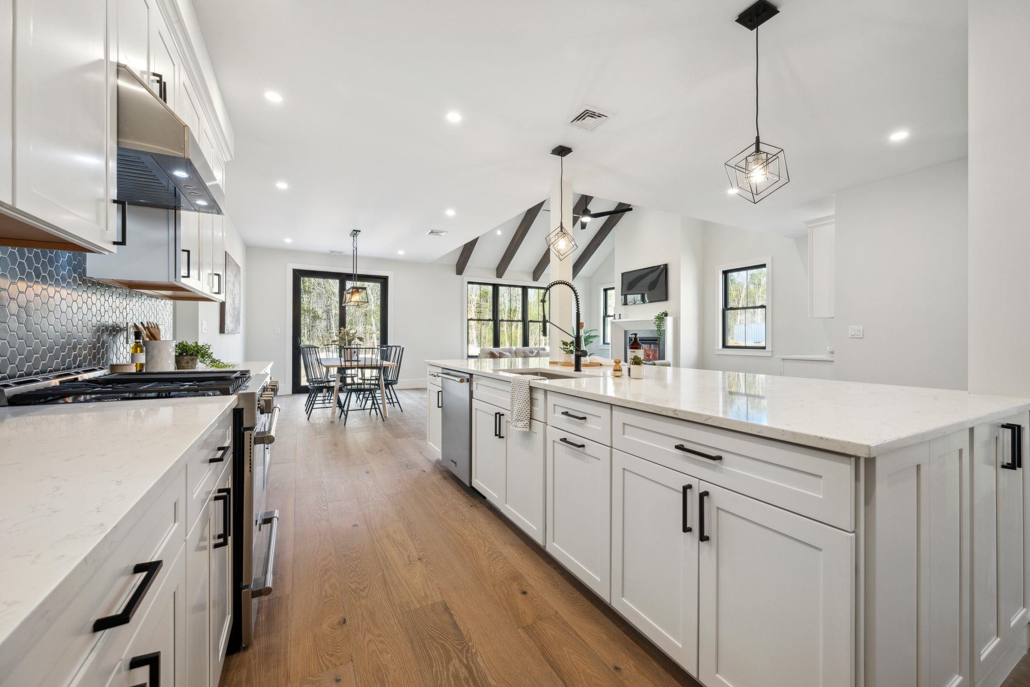 MLS 5014088: 18 Trails Edge Road, Windham NH