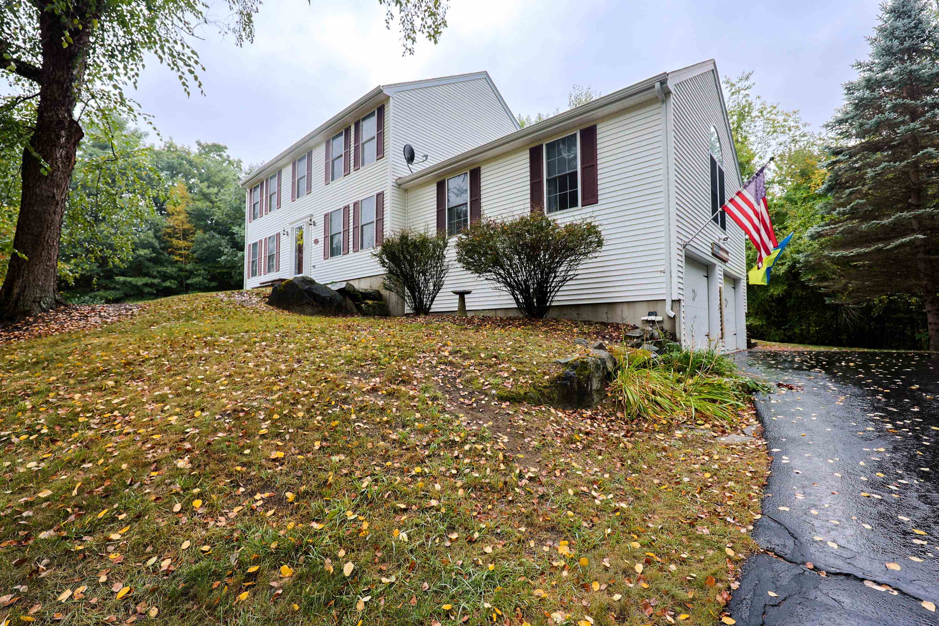 MLS 5014407: 9 Cross Drive, Brentwood NH