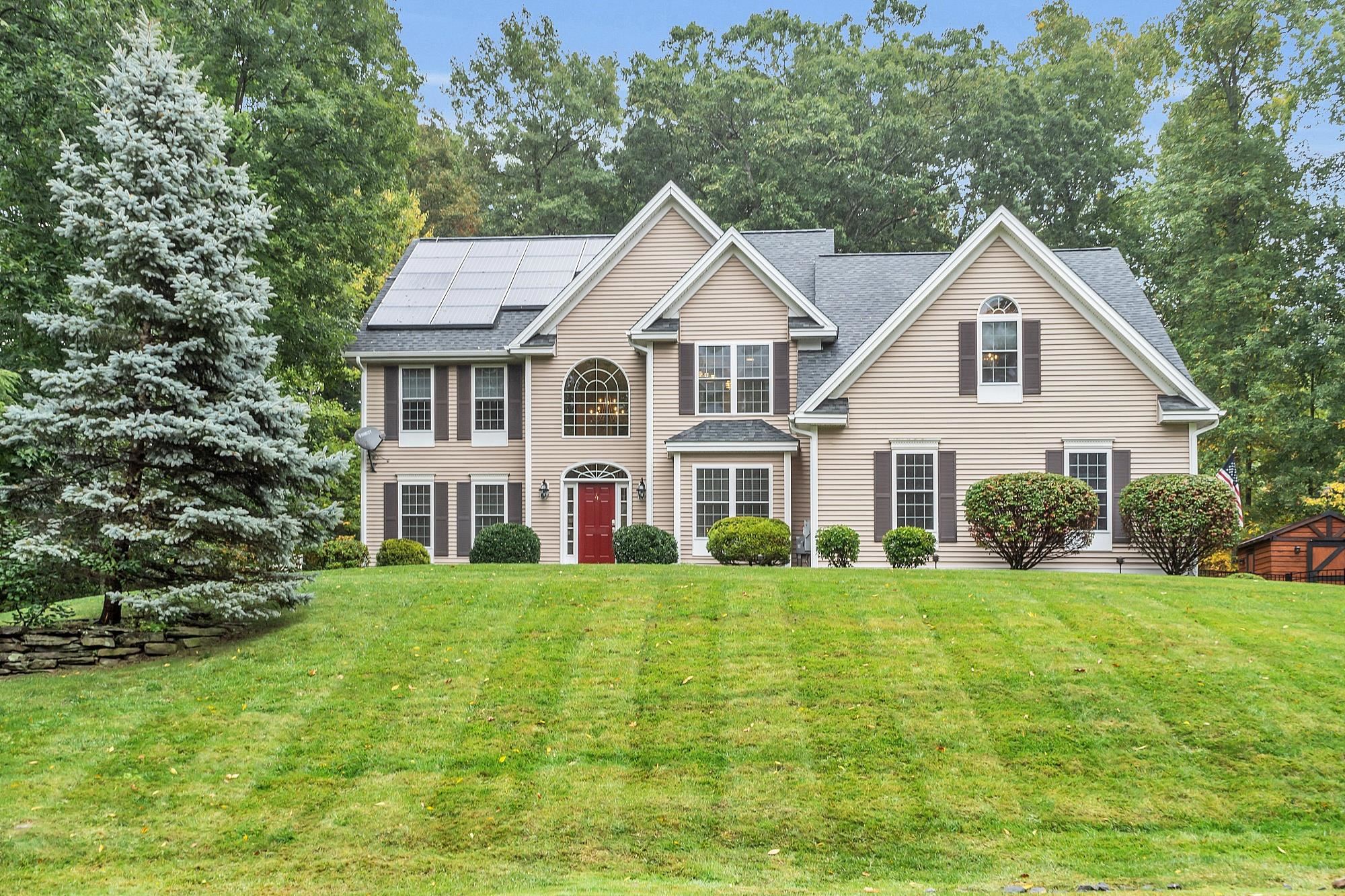 MLS 5015885: 4 Butternut Road, Windham NH