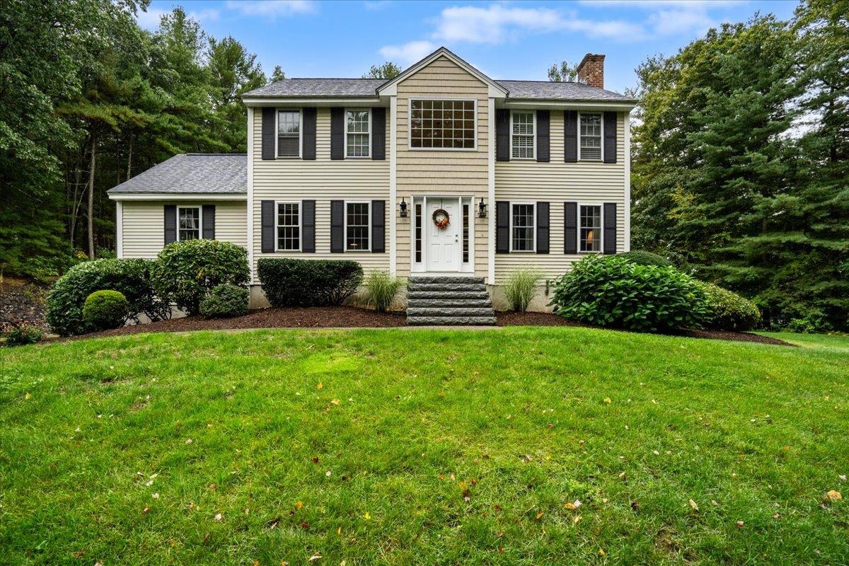 MLS 5015914: 11 Quentin Drive, Londonderry NH